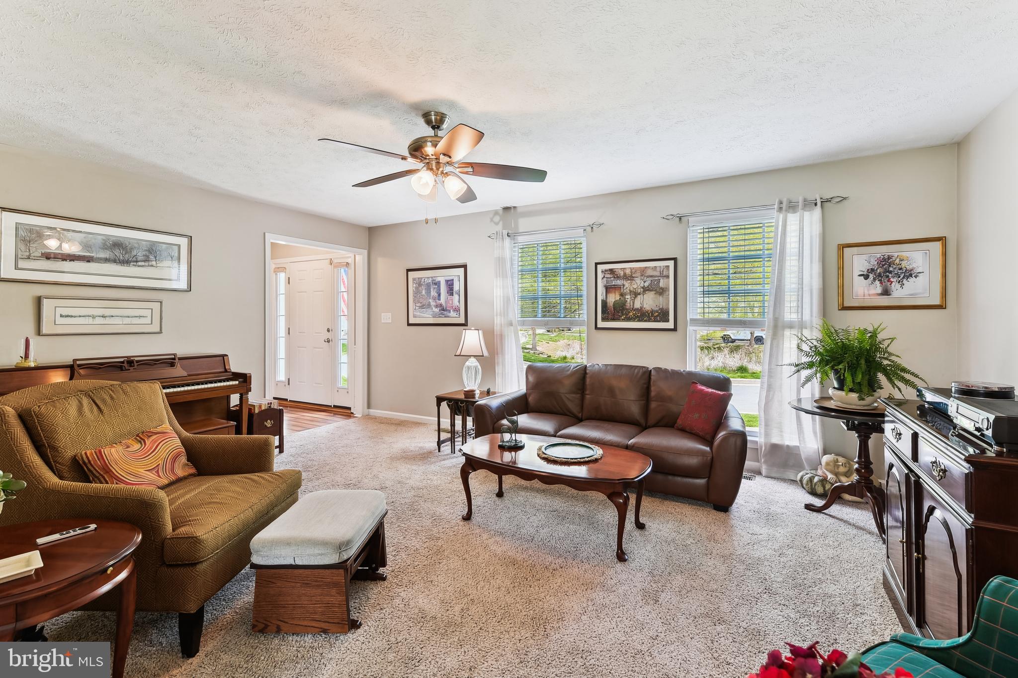 10 GREEN BRIER COURT