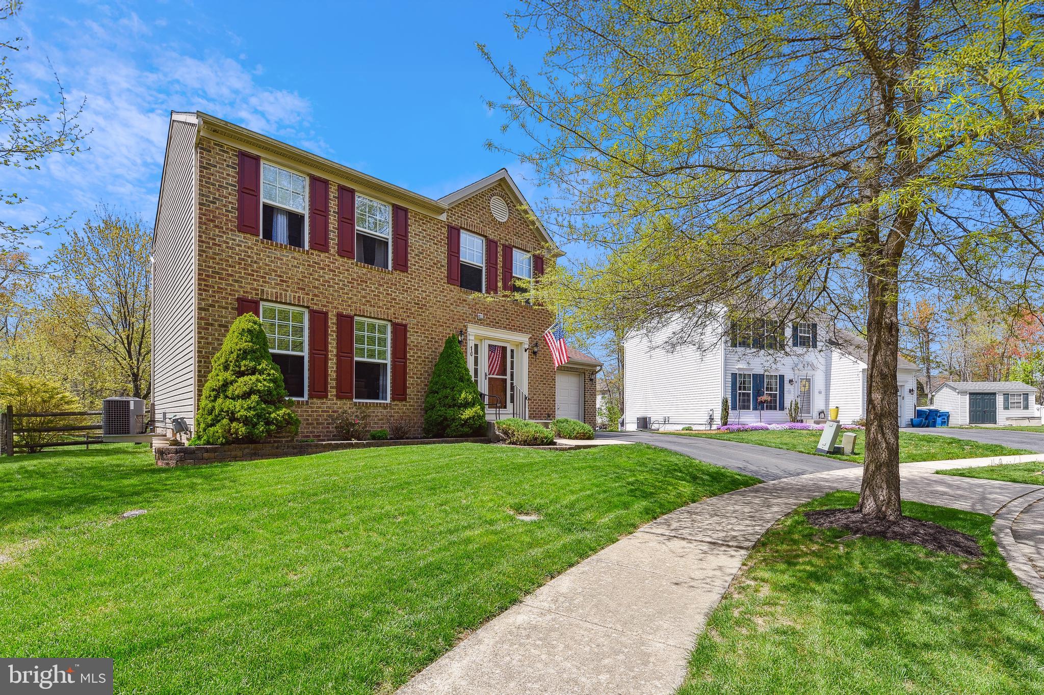 THE COURTS OF MALLORY - Residential