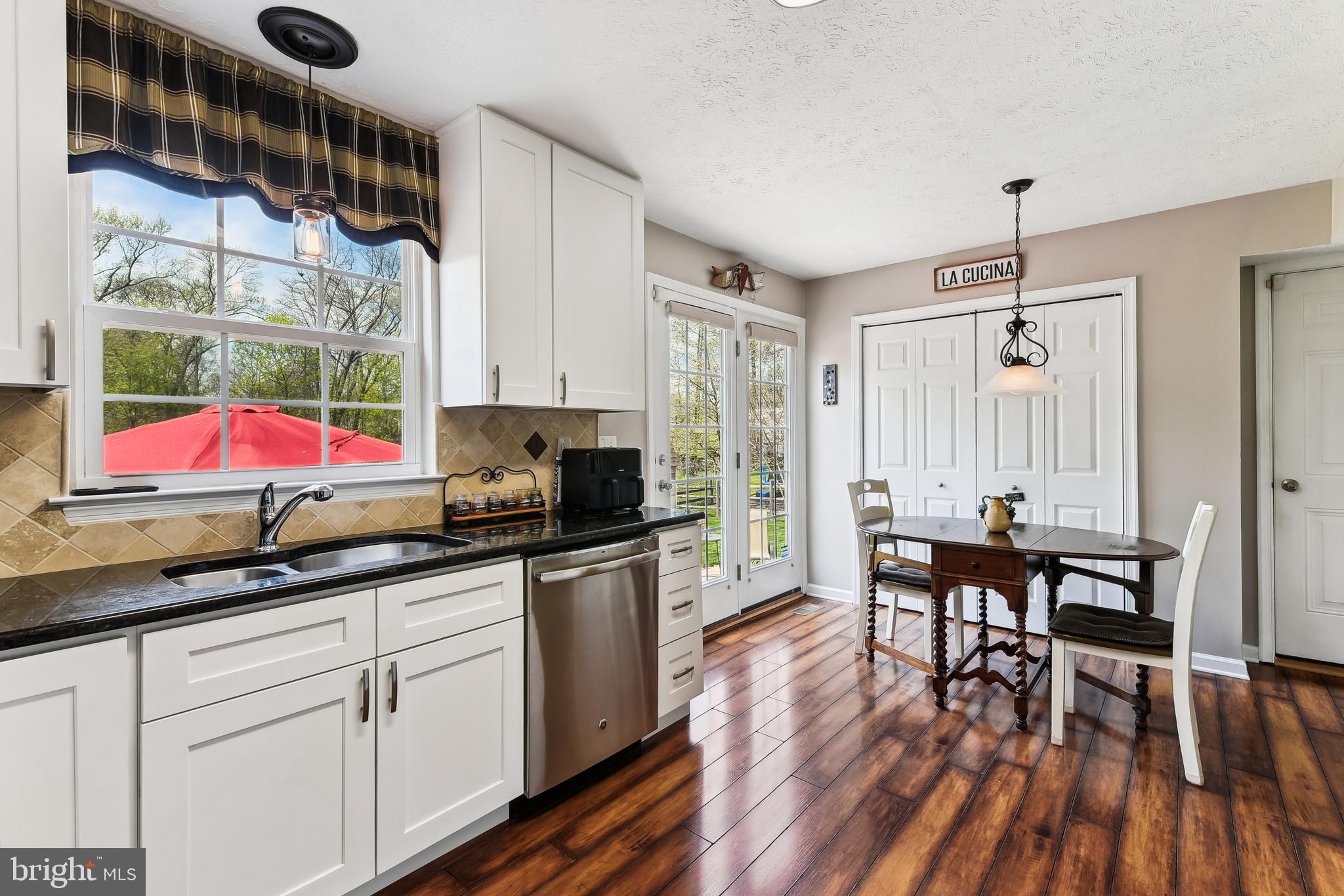 THE COURTS OF MALLORY - Residential