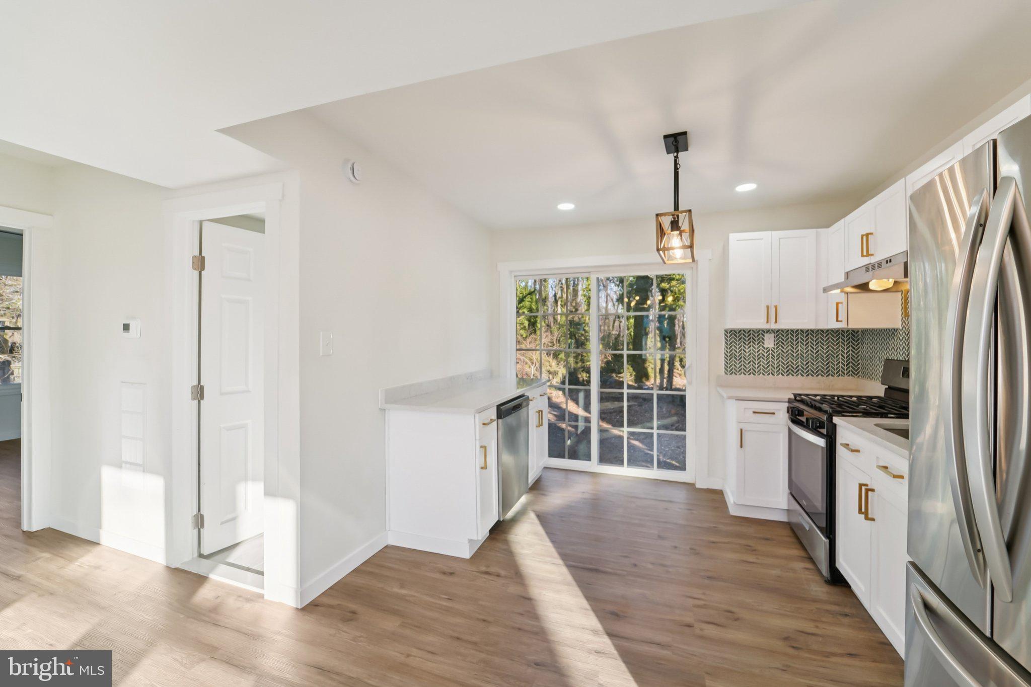 EDGEWOOD PARK - Residential