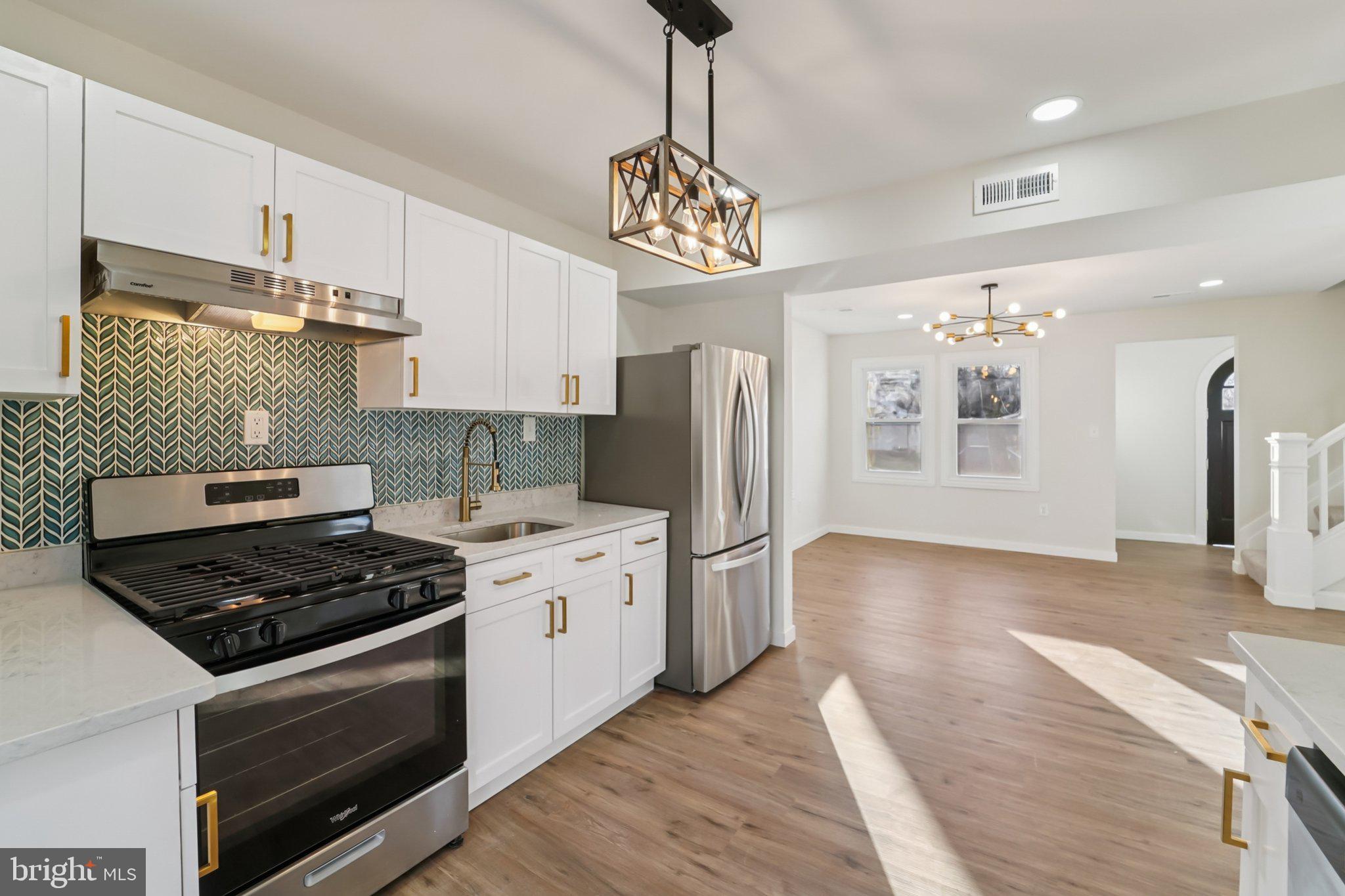 EDGEWOOD PARK - Residential