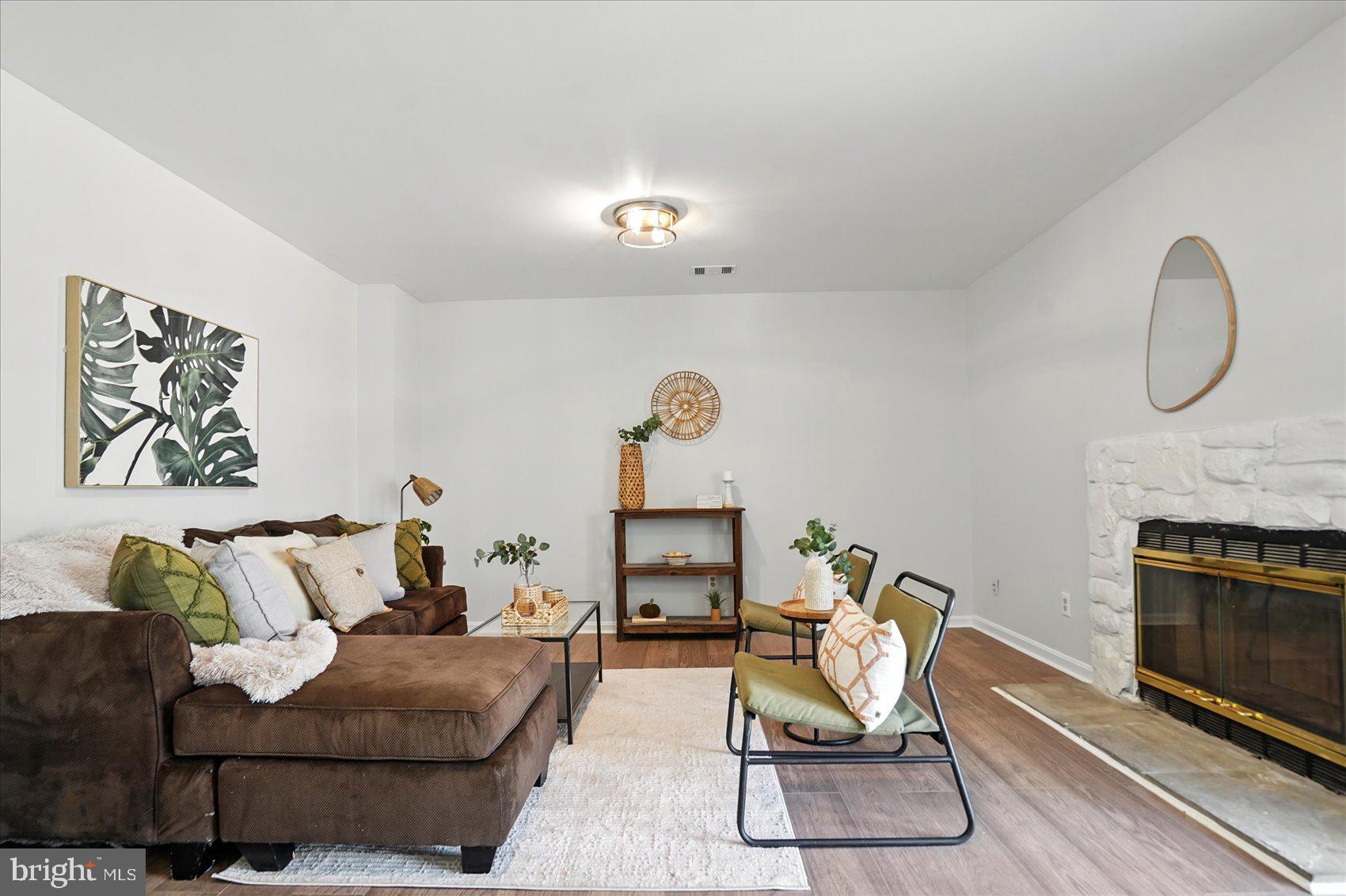 WOODSTREAM EAST PLAT NIN - Residential