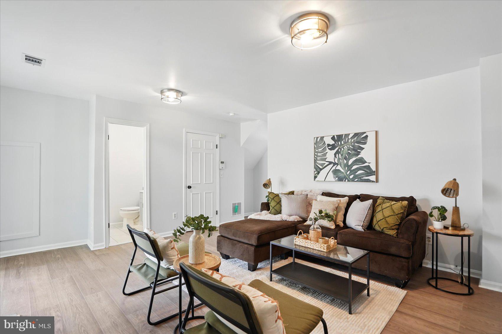 WOODSTREAM EAST PLAT NIN - Residential