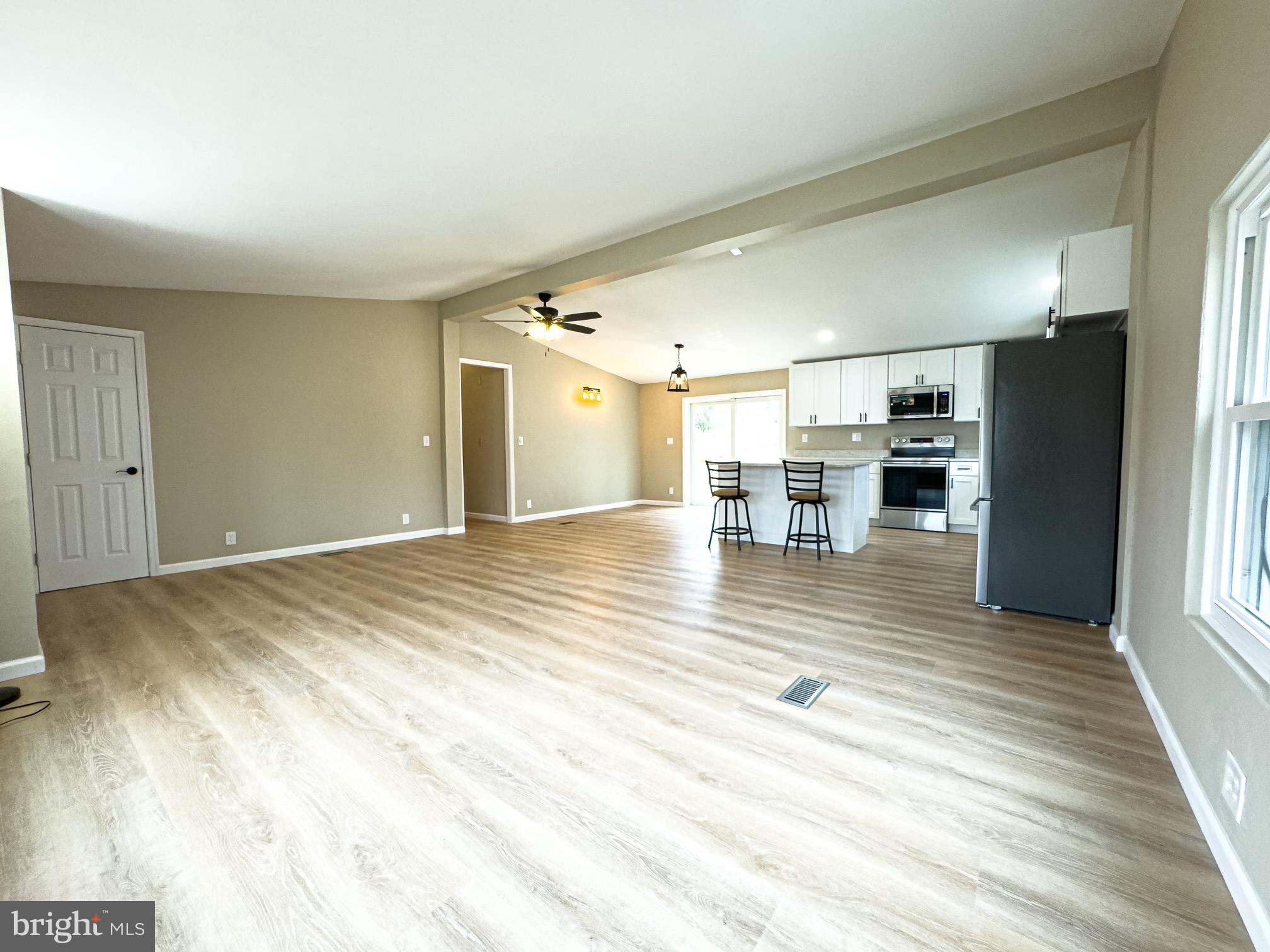 MELODYLAKESCNTRYCLUB - Residential