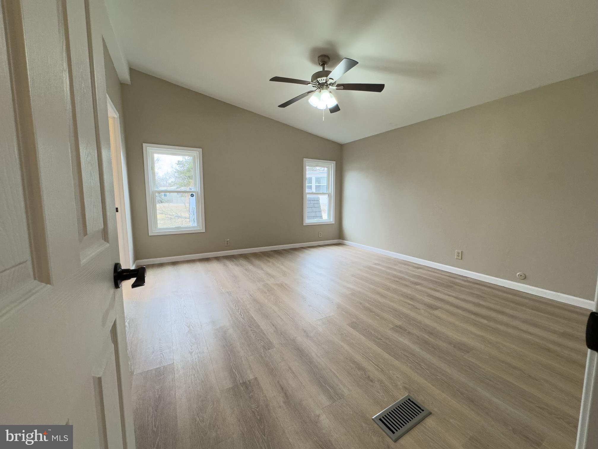 MELODYLAKESCNTRYCLUB - Residential