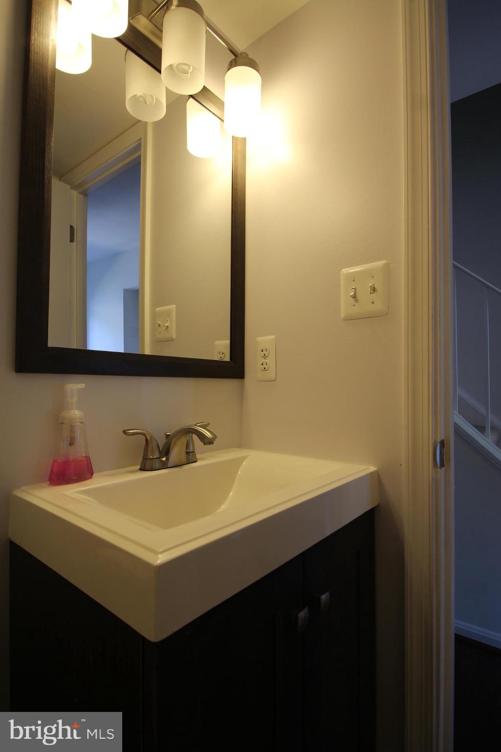 KEENE MILL WOODS - Residential Lease