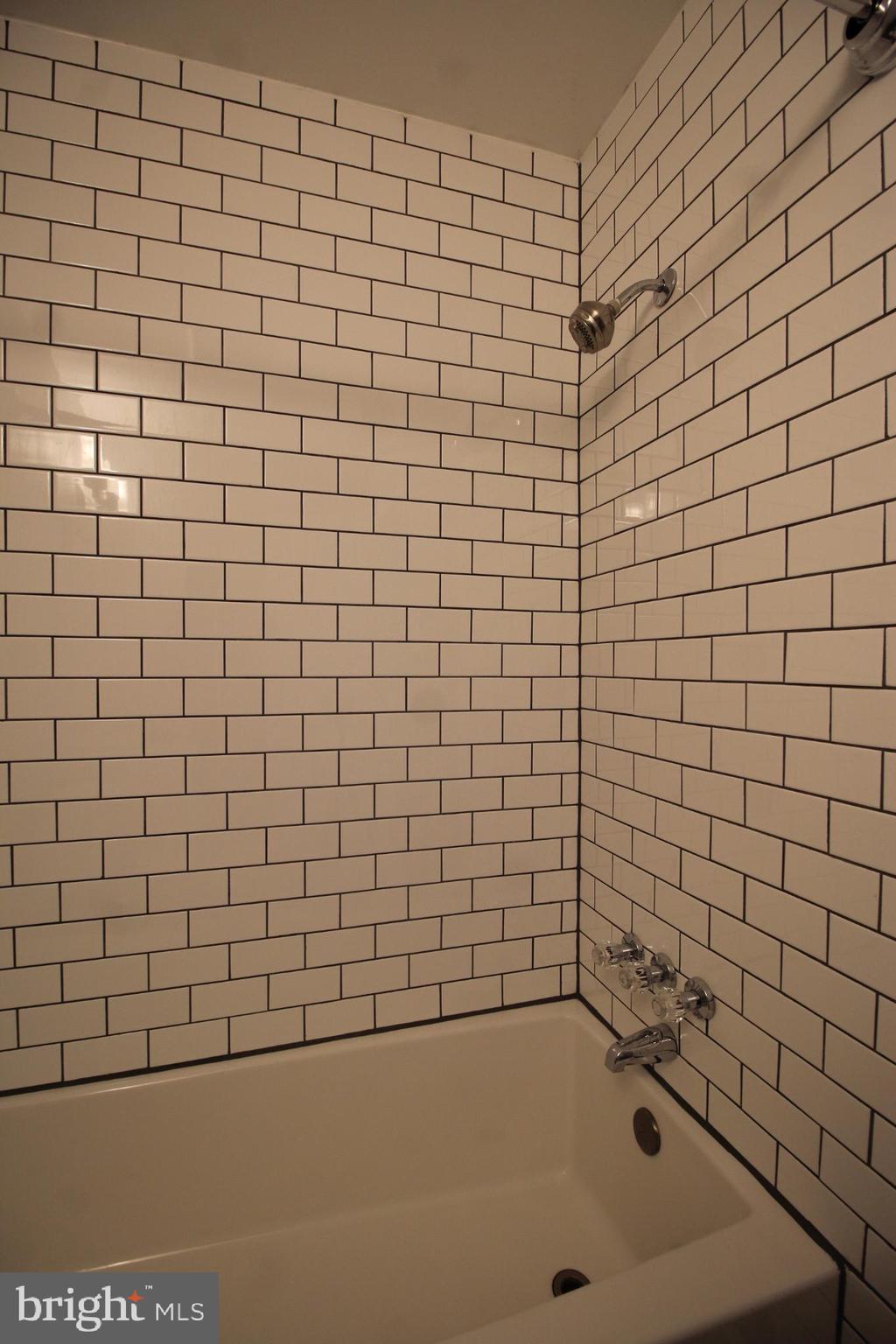 KEENE MILL WOODS - Residential Lease