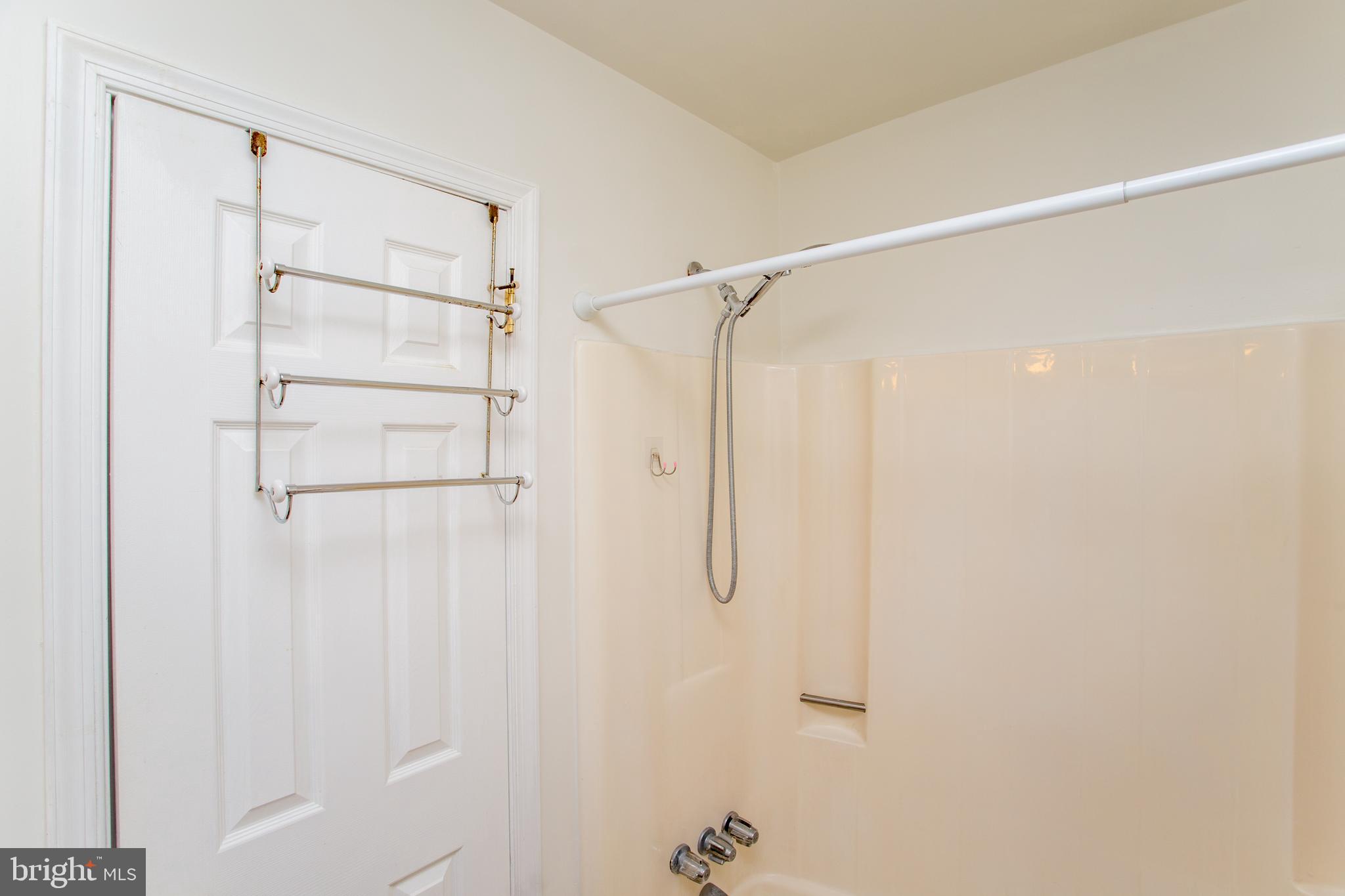 WHITPAIN HILLS - Residential