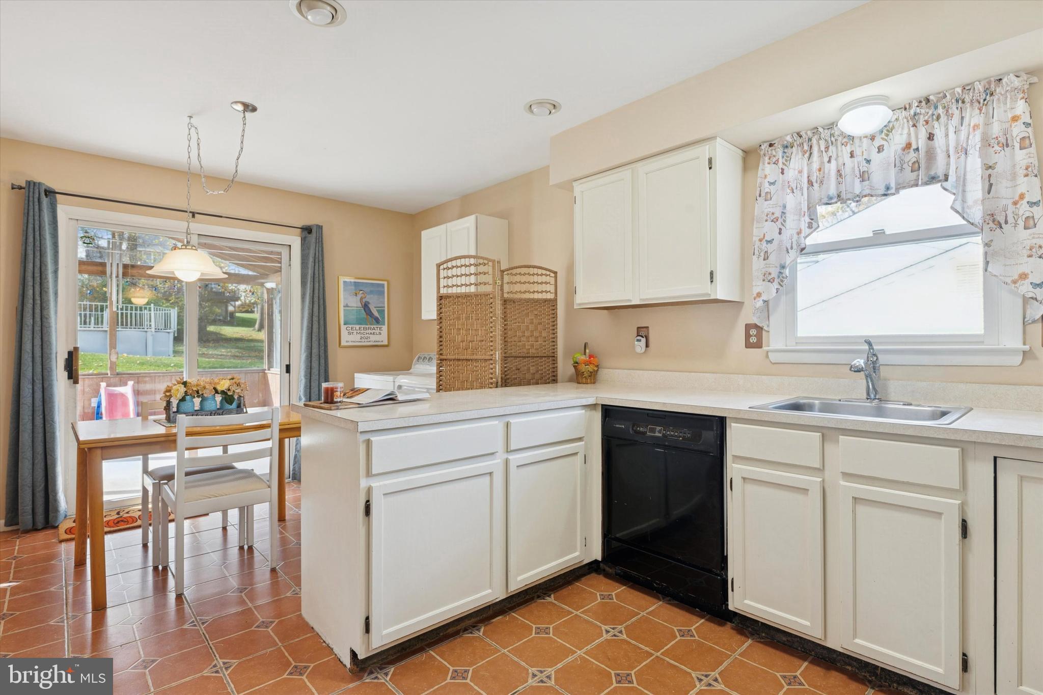 NAAMANS WOODS - Residential