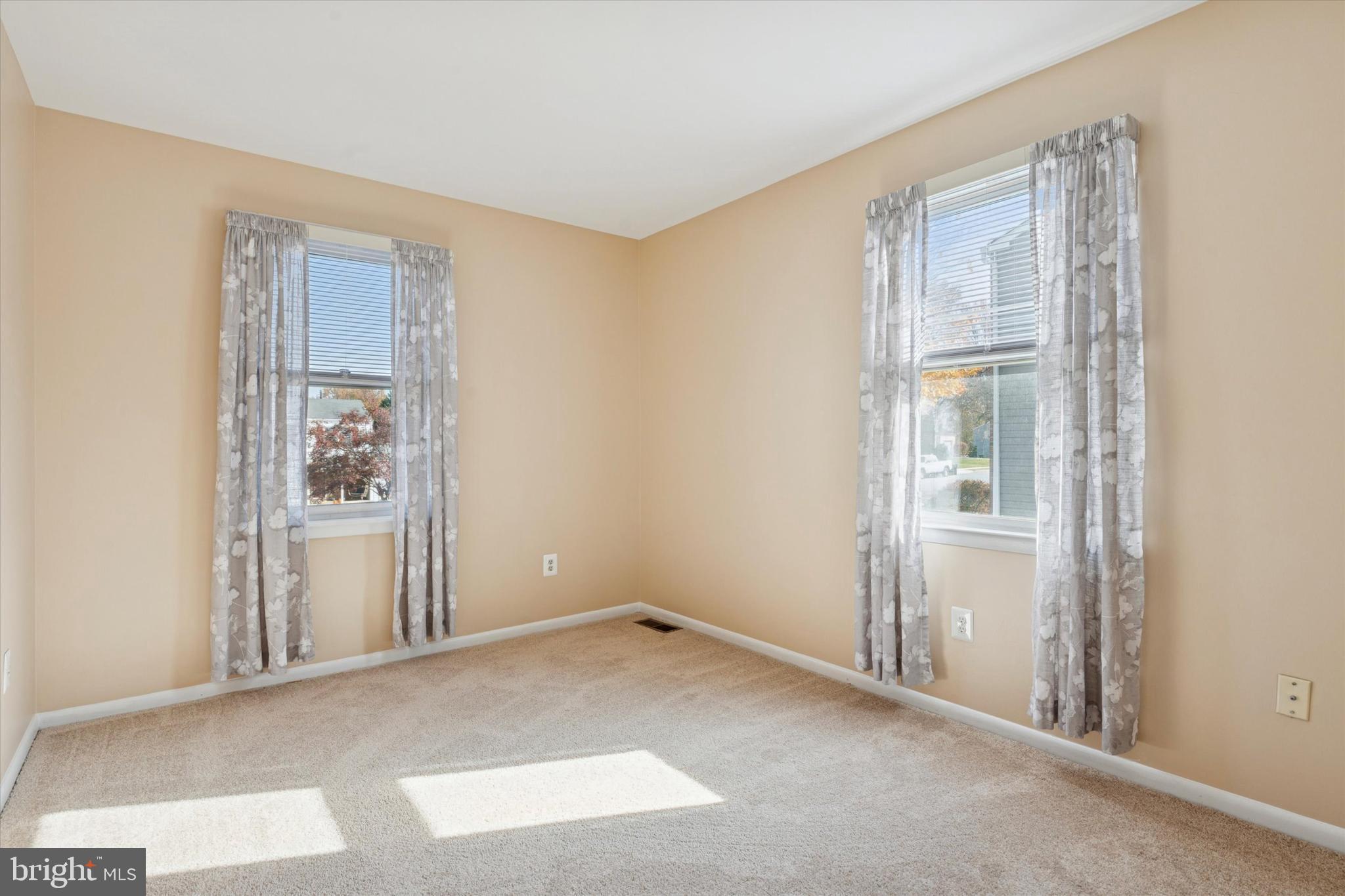 NAAMANS WOODS - Residential