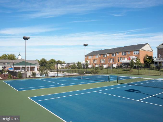 OAK CREEK - Residential