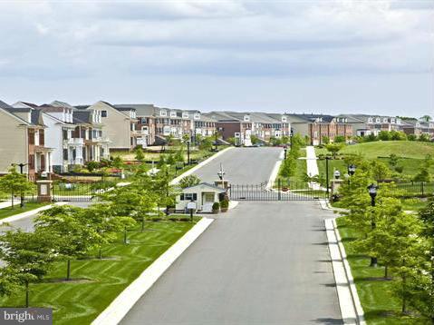 OAK CREEK - Residential