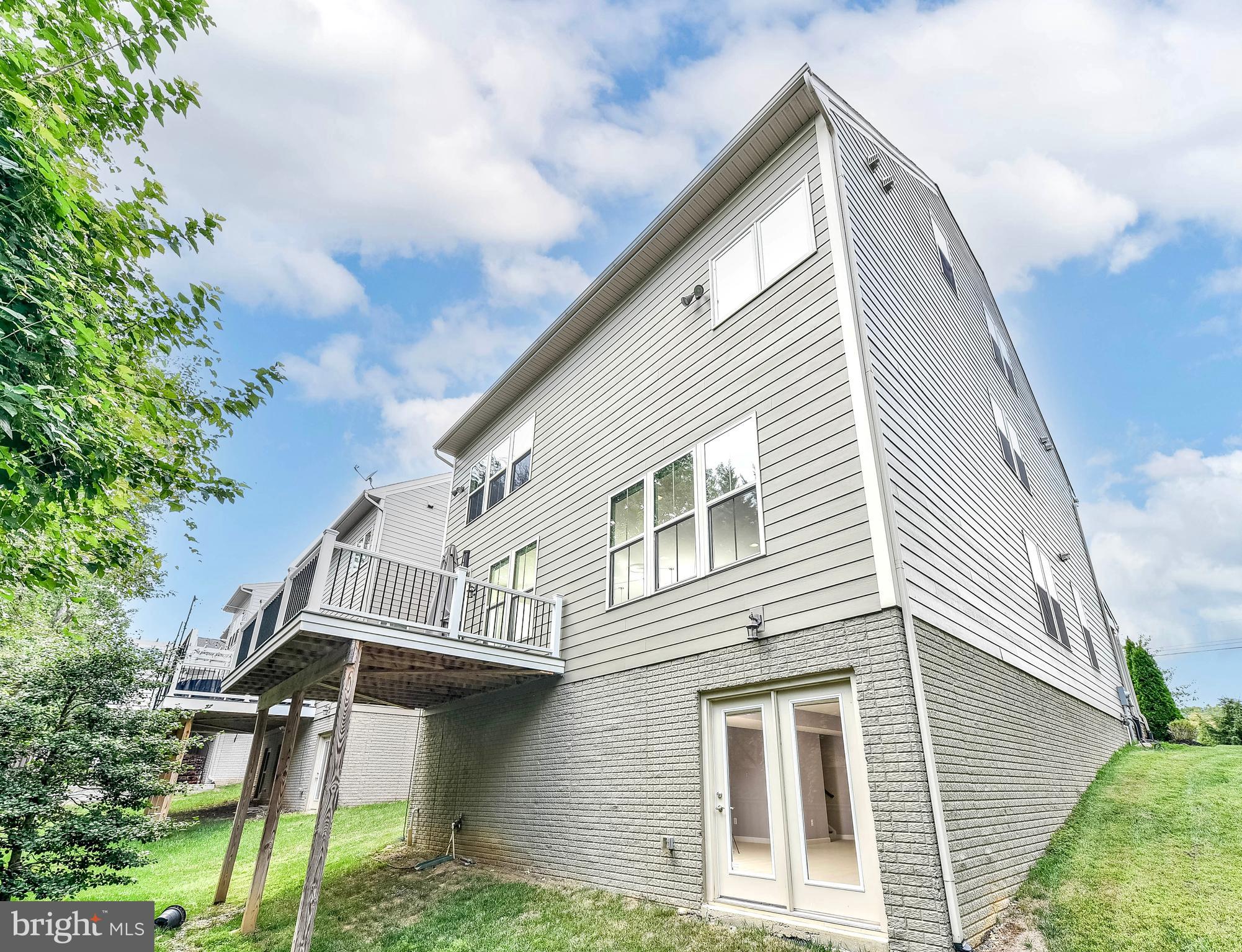 WOODSON SQUARE - Residential