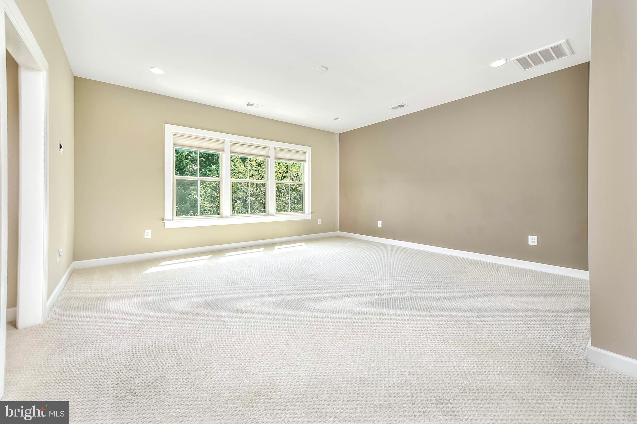 WOODSON SQUARE - Residential