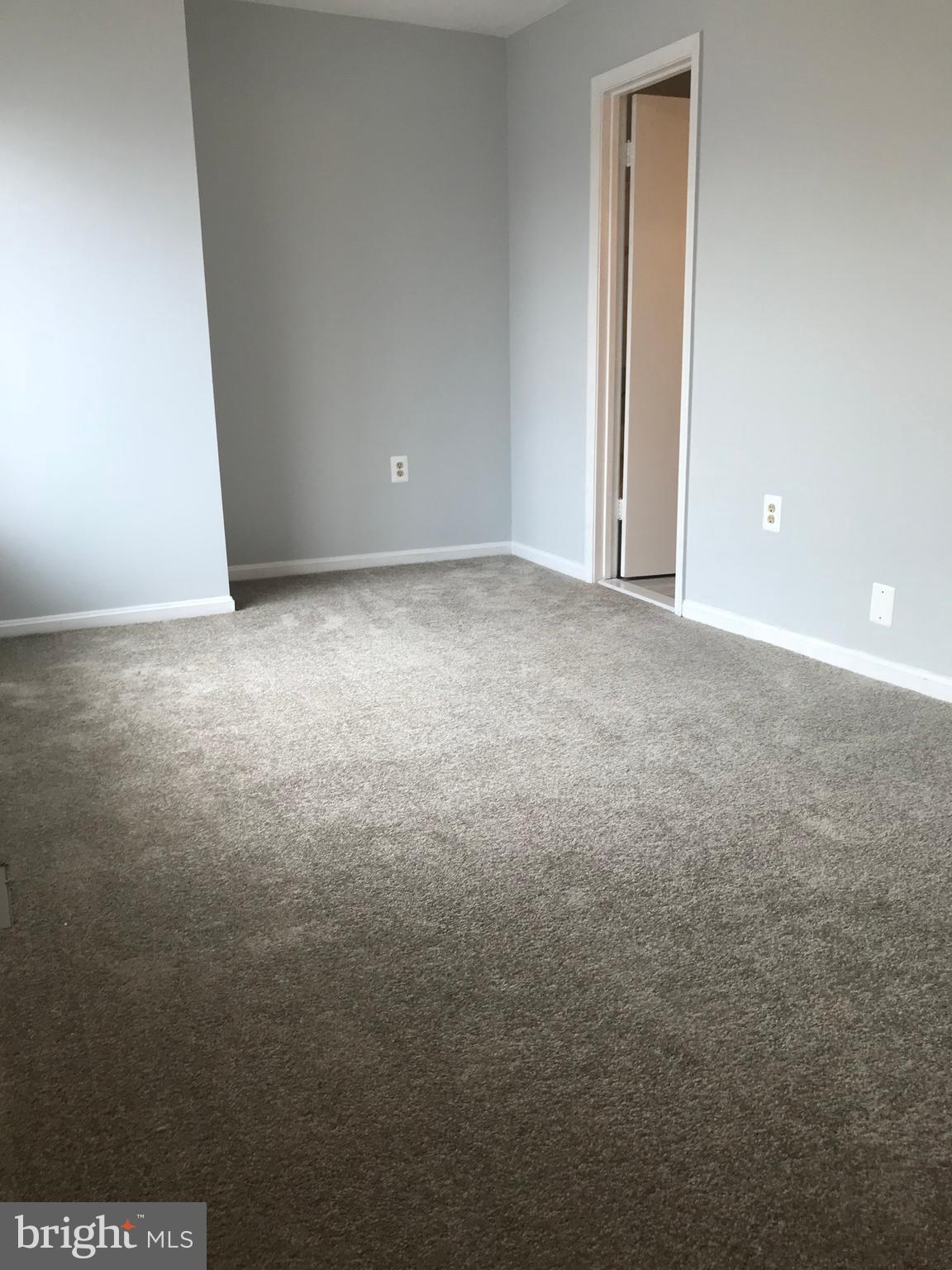 ENTERPRISE KNOLLS - Residential Lease