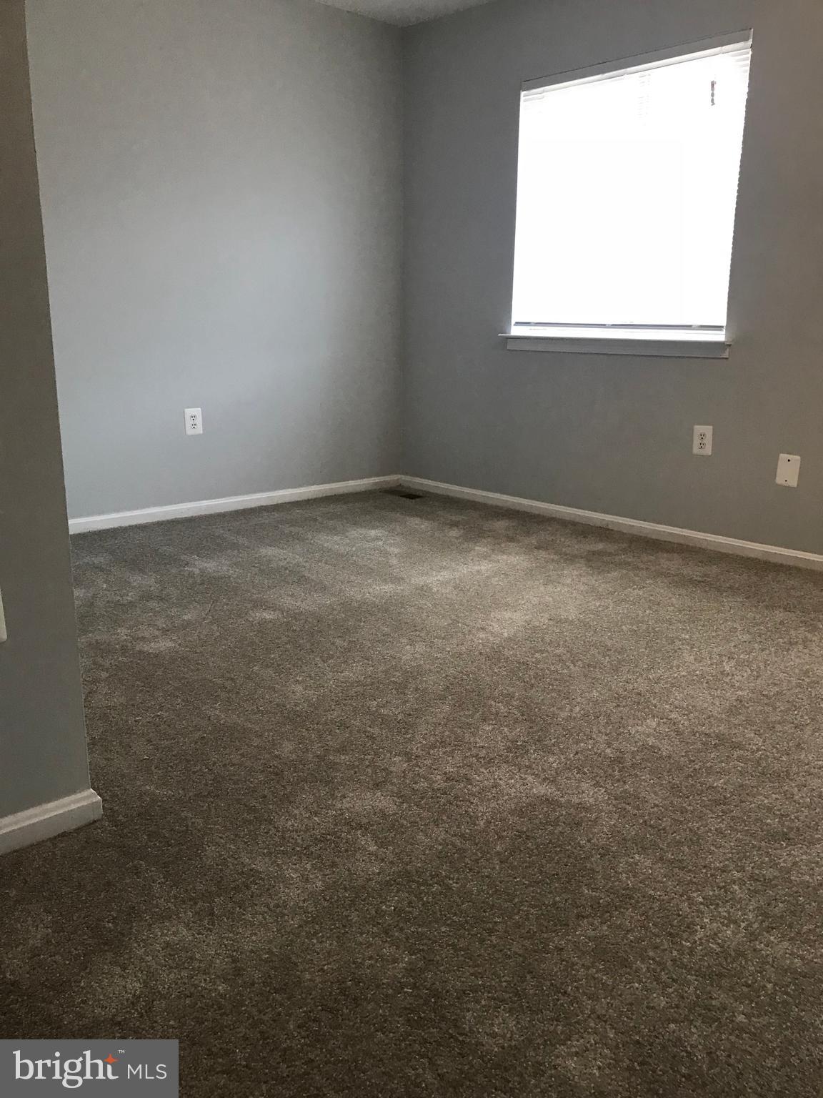 ENTERPRISE KNOLLS - Residential Lease