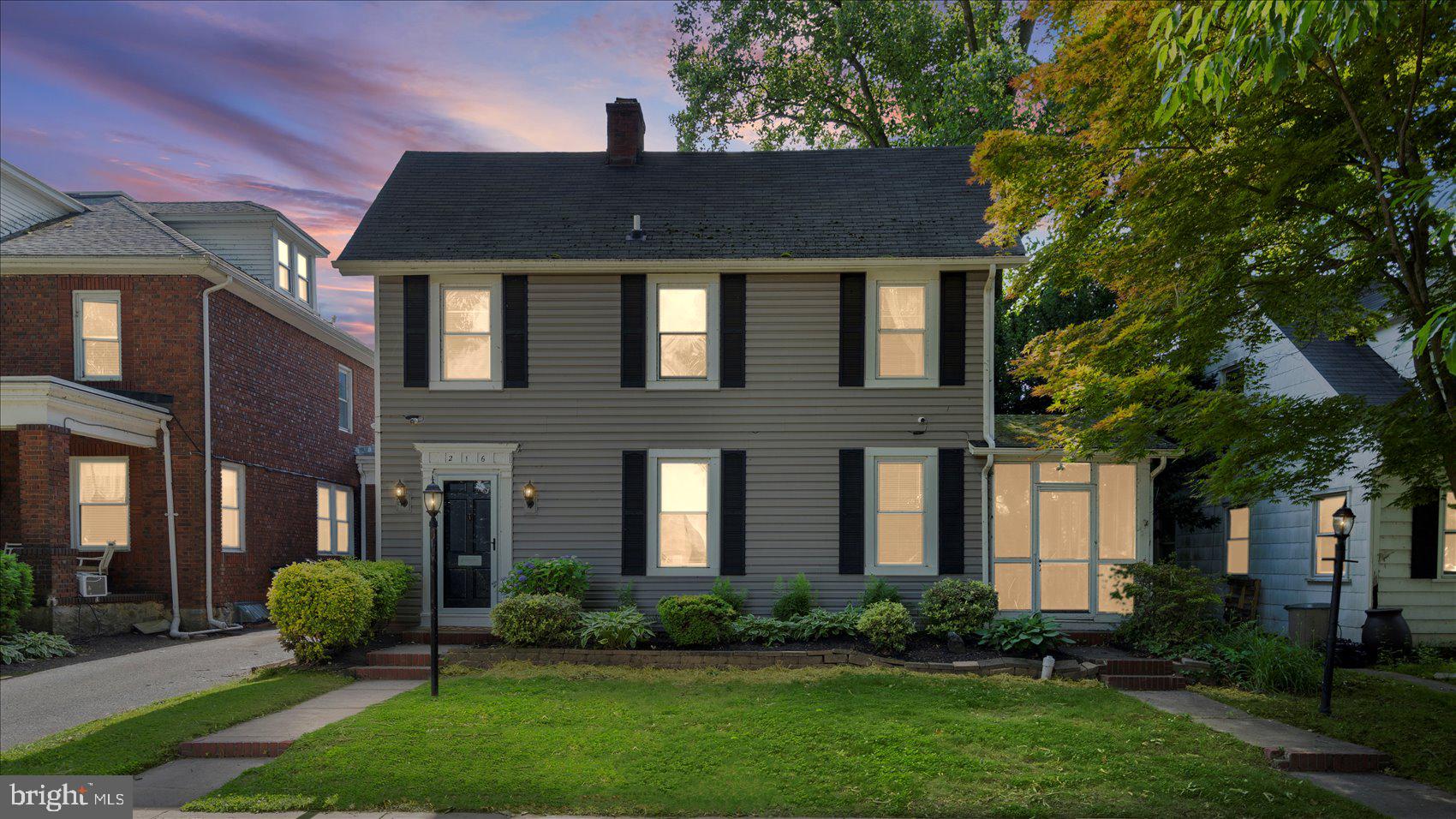 216 N UNION AVENUE