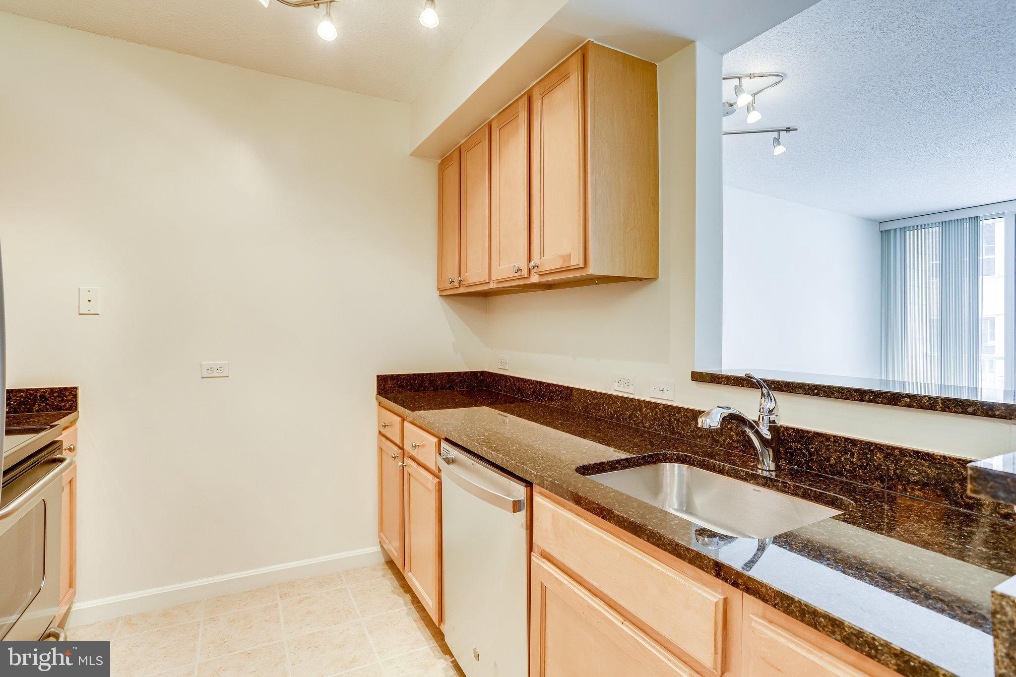 BALLSTON 880 - Residential