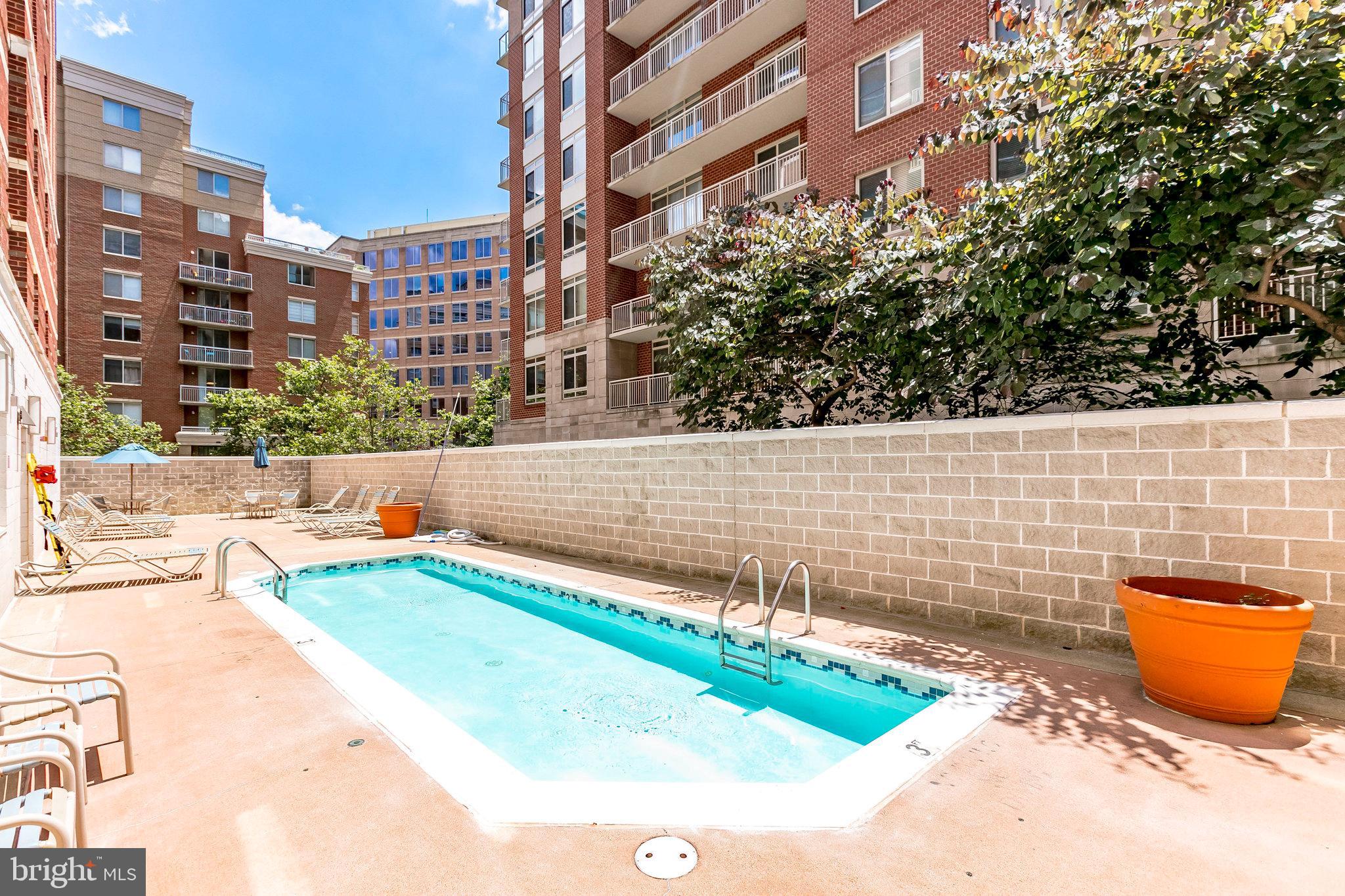 BALLSTON 880 - Residential