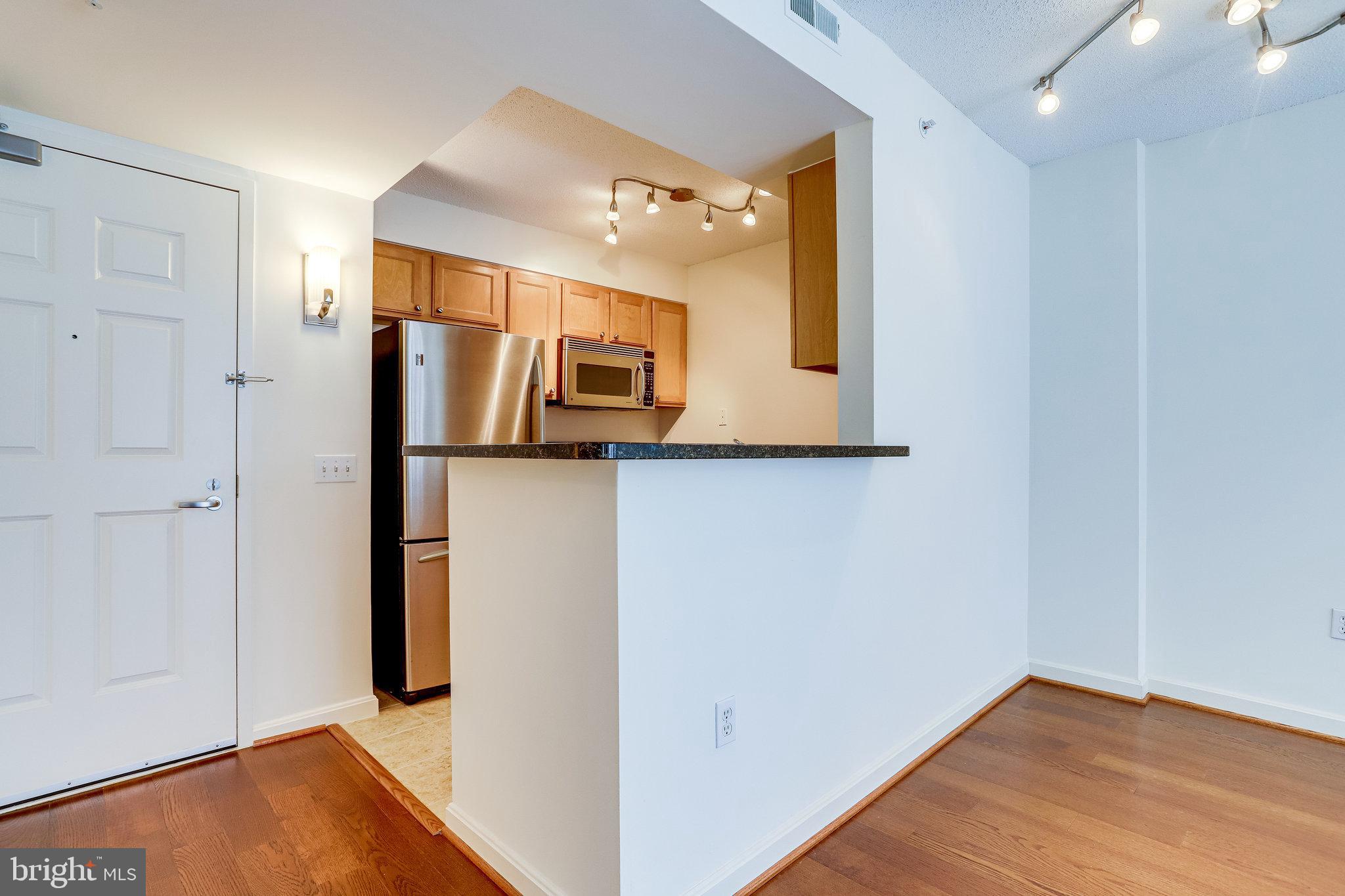 BALLSTON 880 - Residential