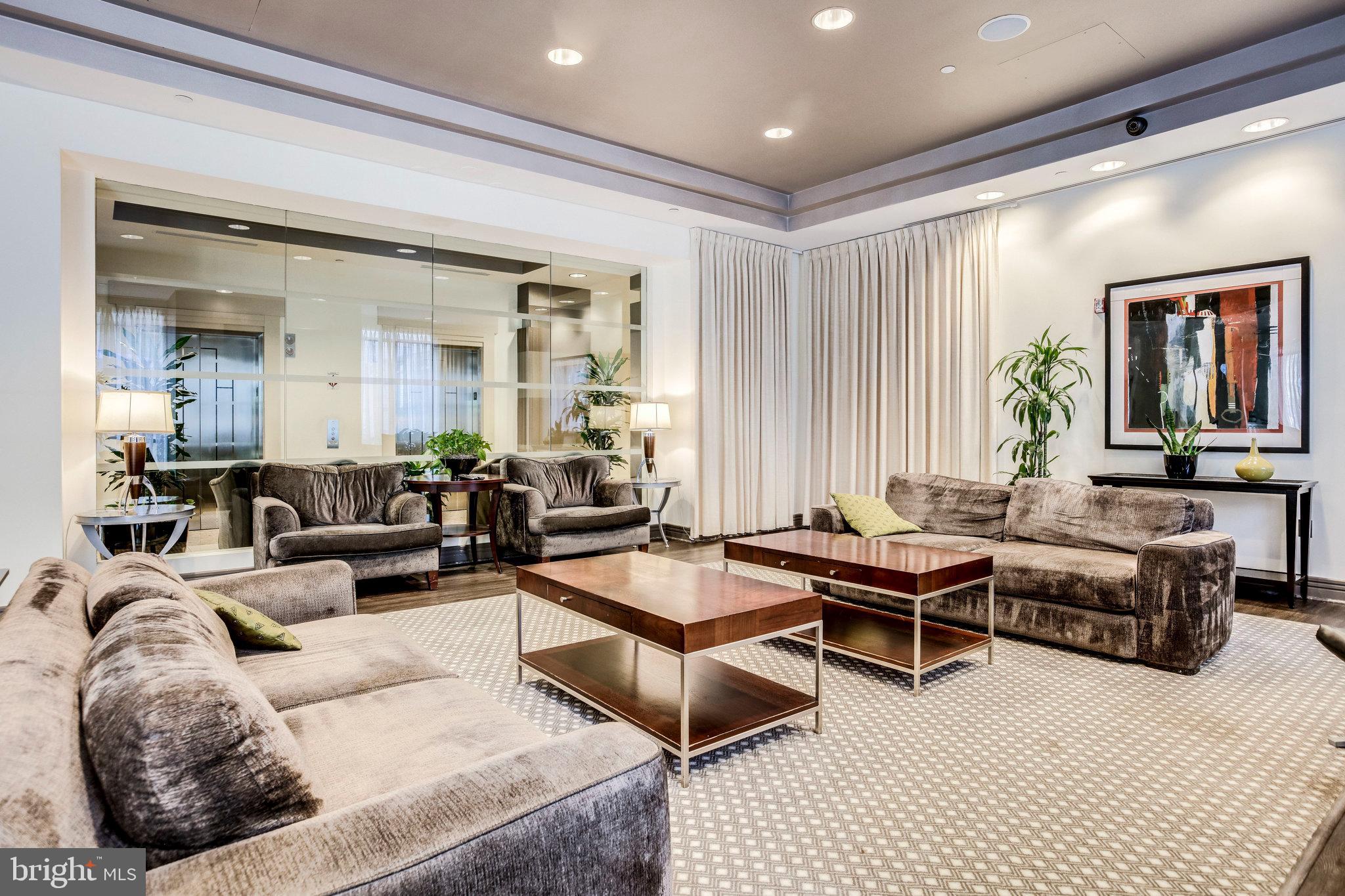 BALLSTON 880 - Residential