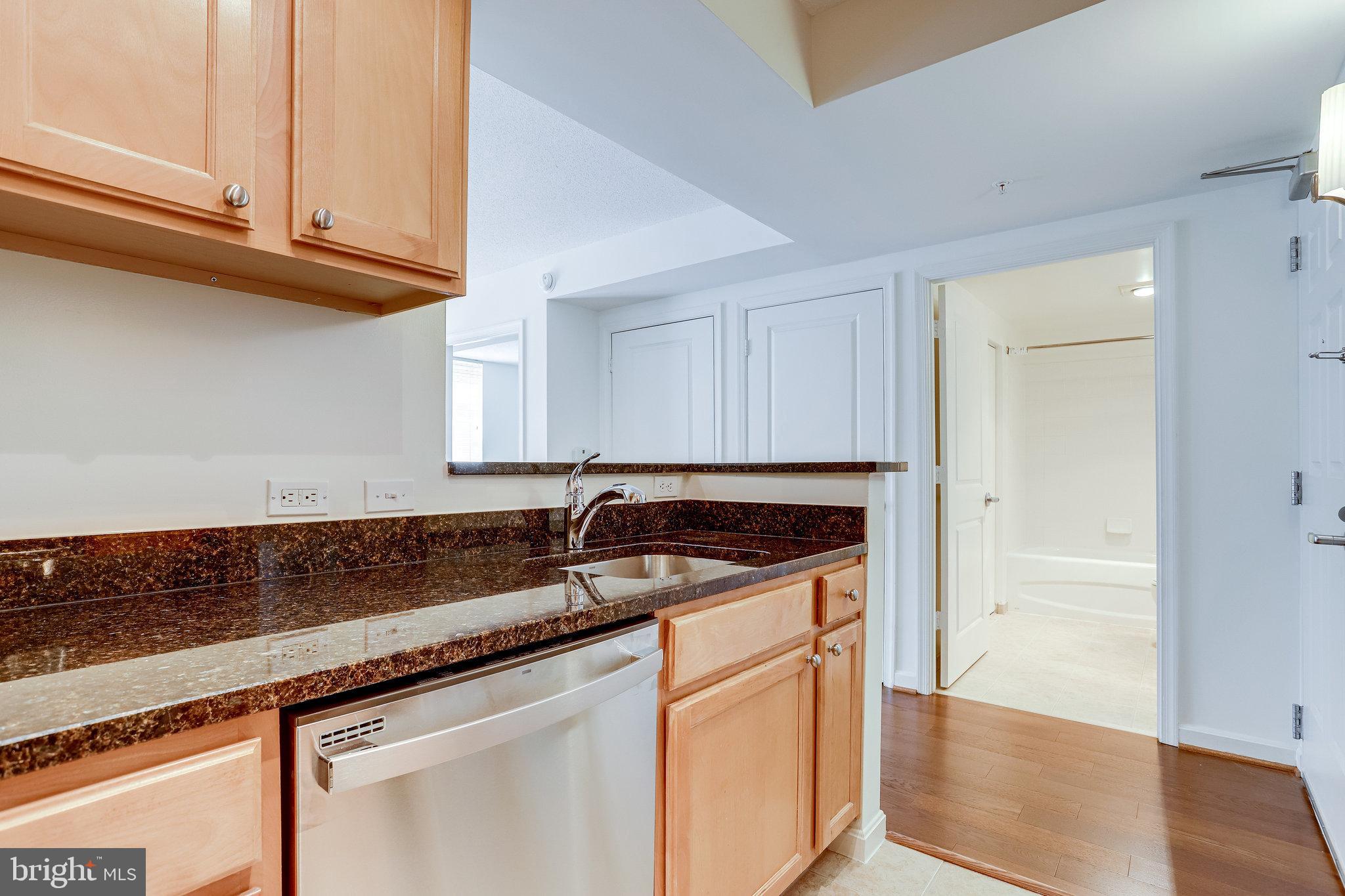 BALLSTON 880 - Residential