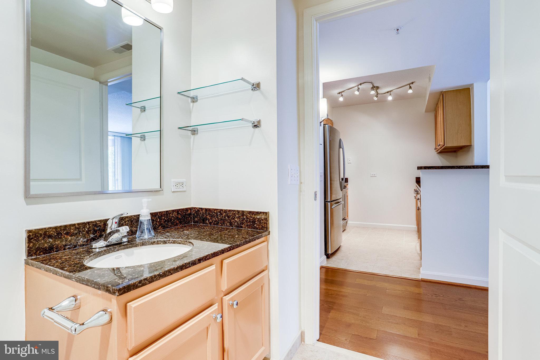 BALLSTON 880 - Residential