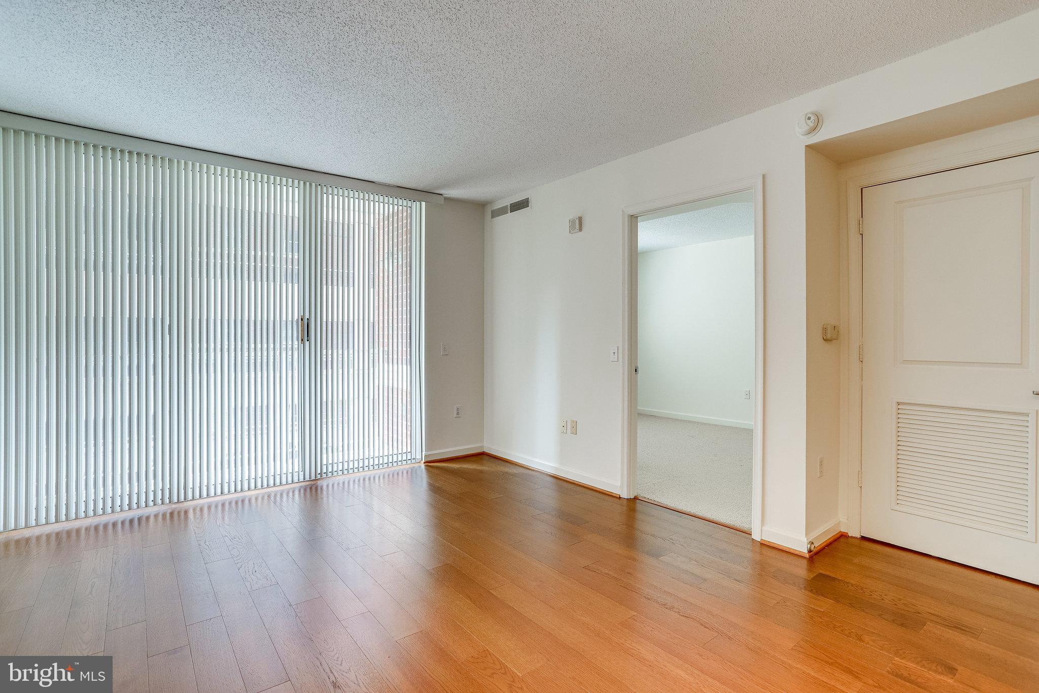 BALLSTON 880 - Residential