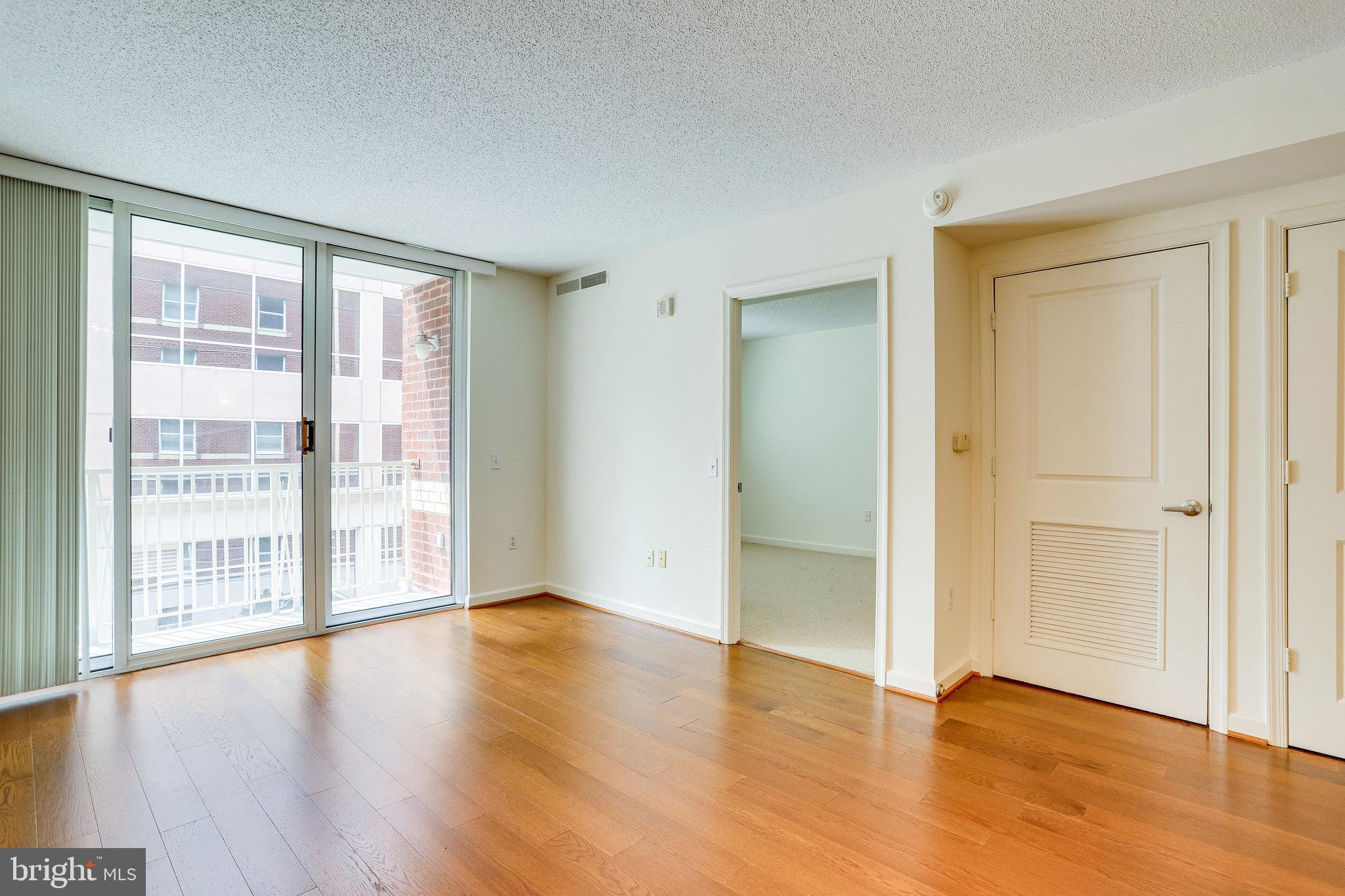 BALLSTON 880 - Residential