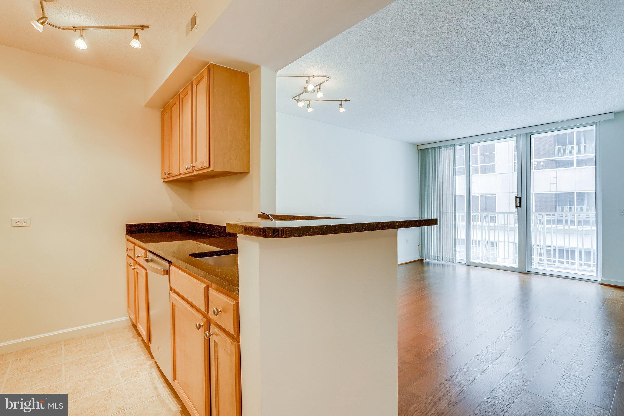 BALLSTON 880 - Residential