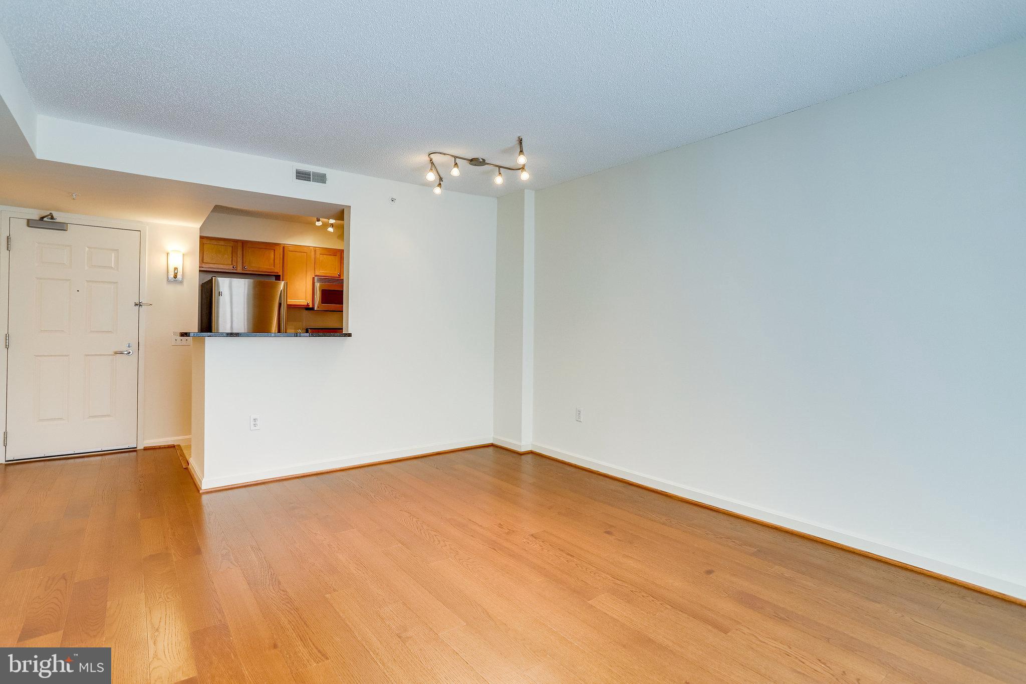 BALLSTON 880 - Residential