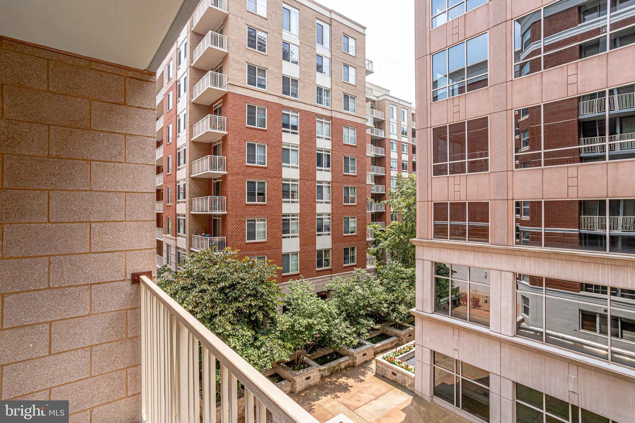 BALLSTON 880 - Residential