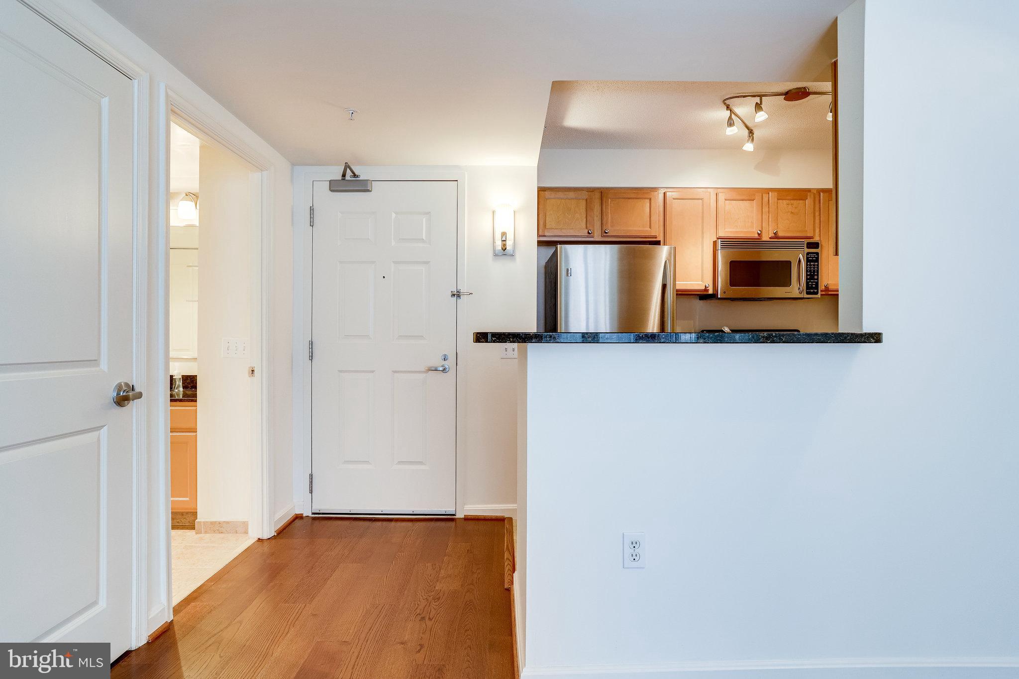 BALLSTON 880 - Residential