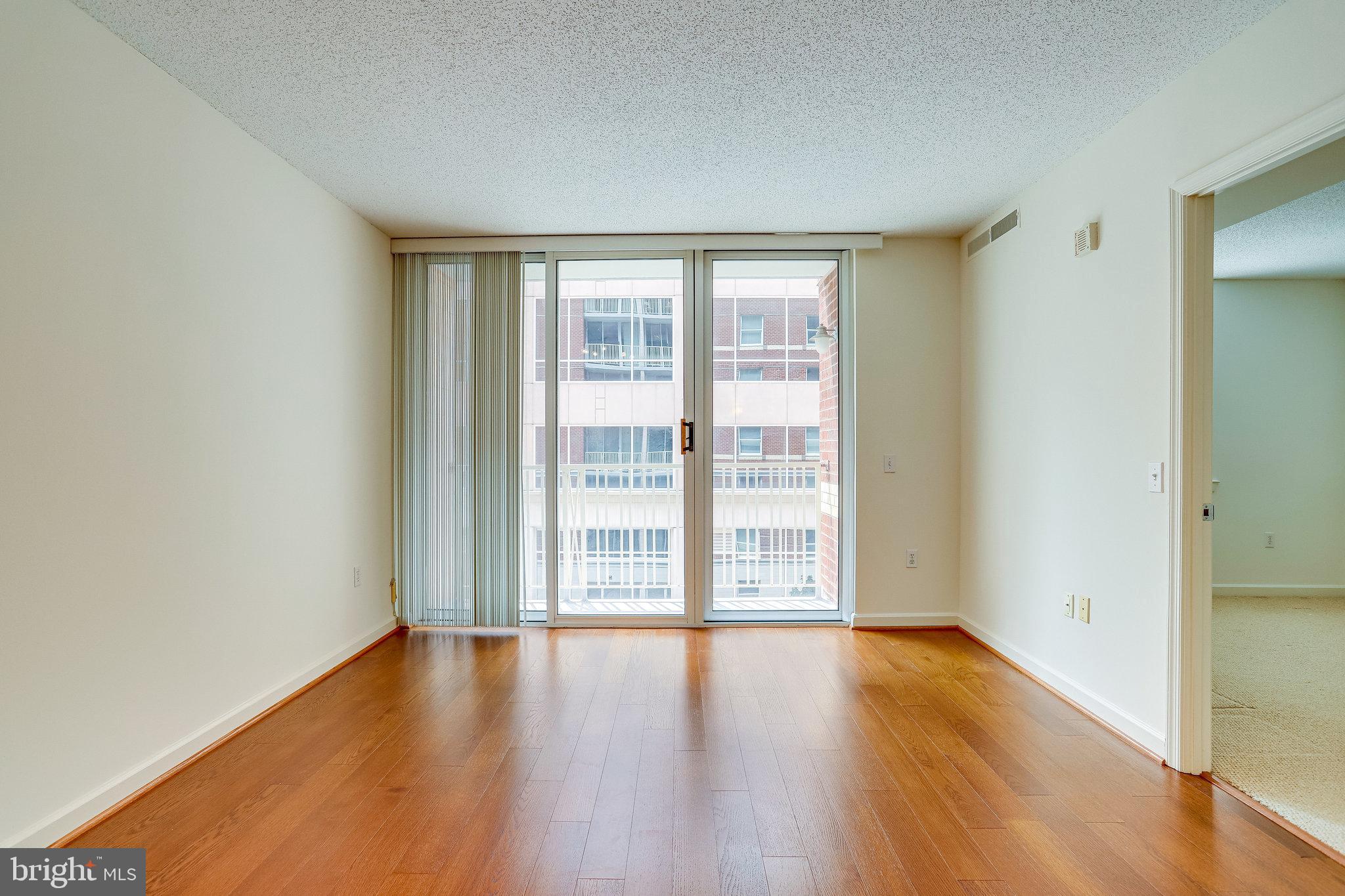 BALLSTON 880 - Residential