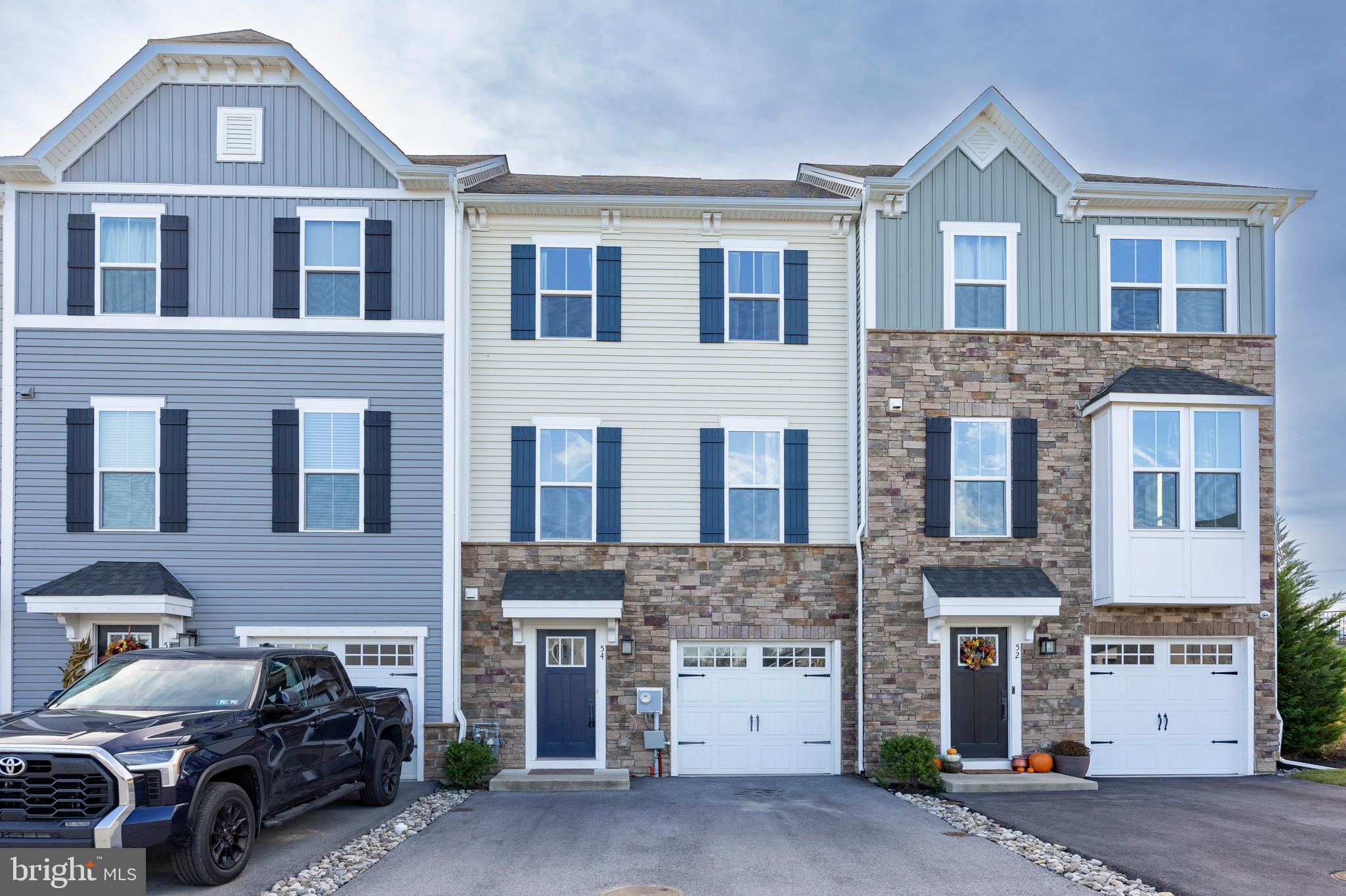 MAPLEVIEW - Residential Lease