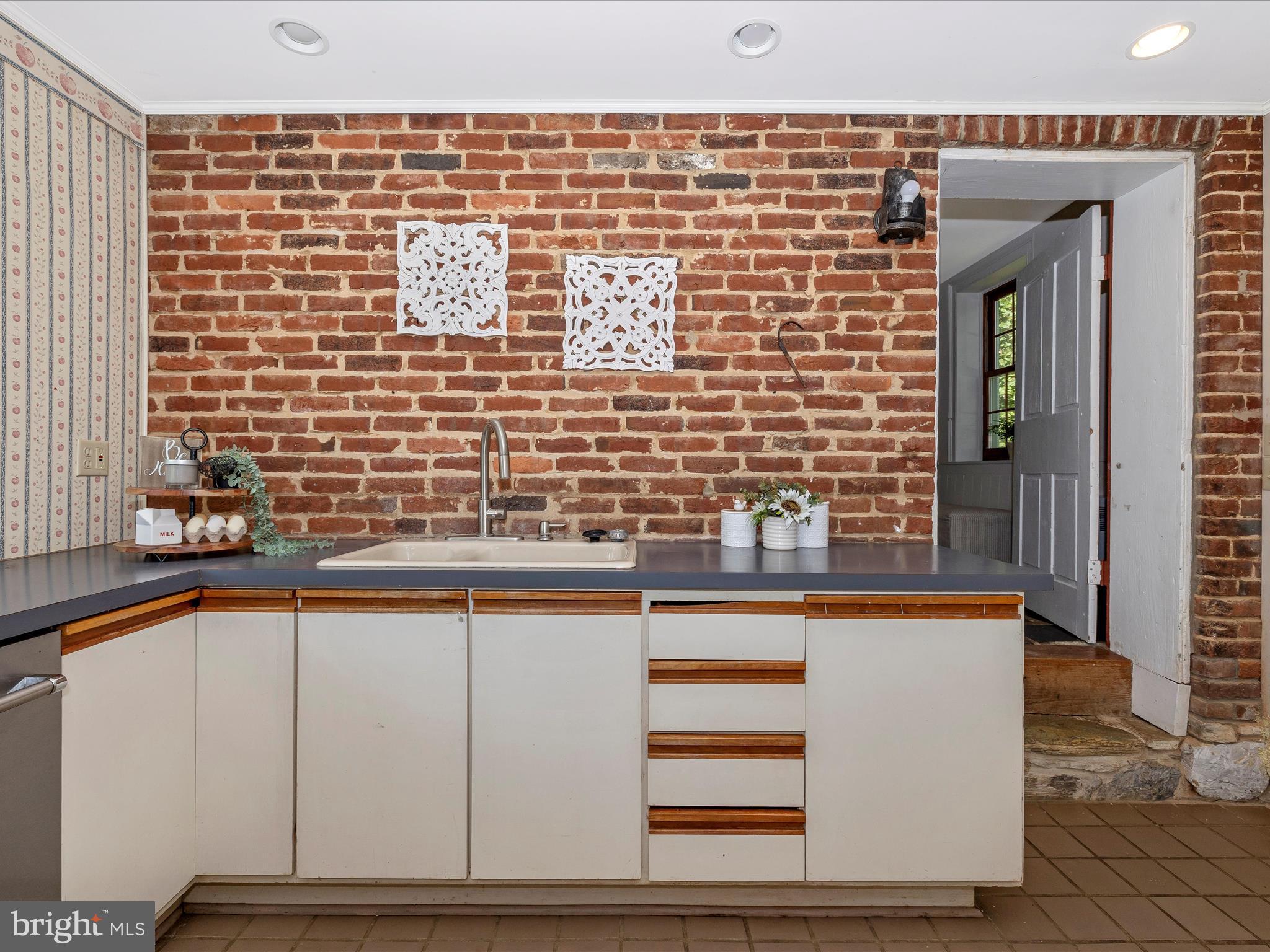 KEEDYSVILLE - Residential