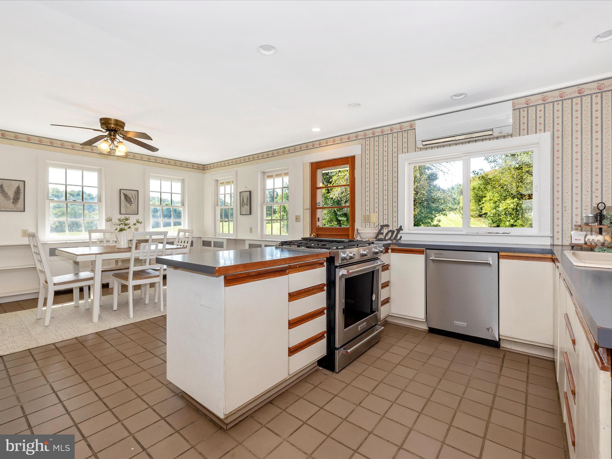 KEEDYSVILLE - Residential