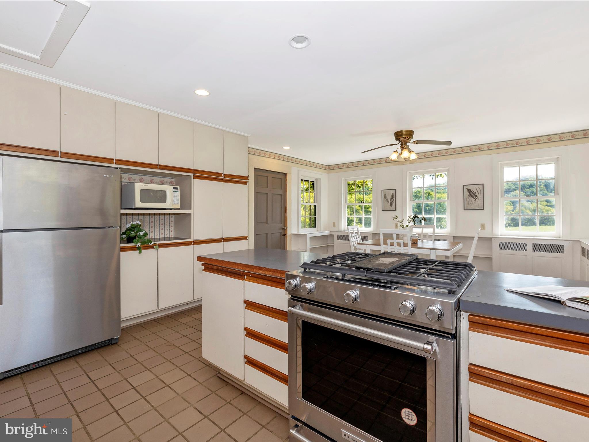 KEEDYSVILLE - Residential