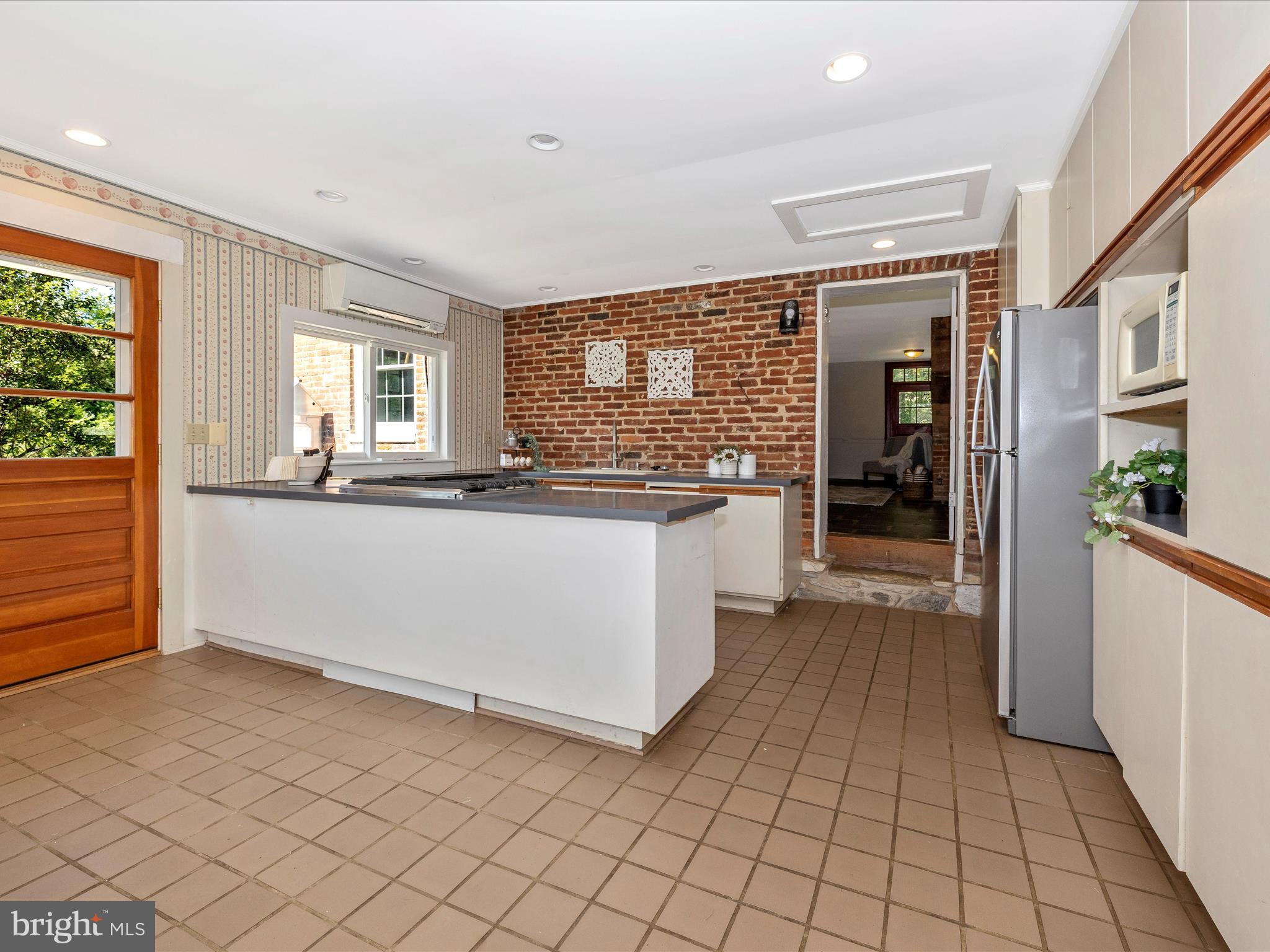 KEEDYSVILLE - Residential