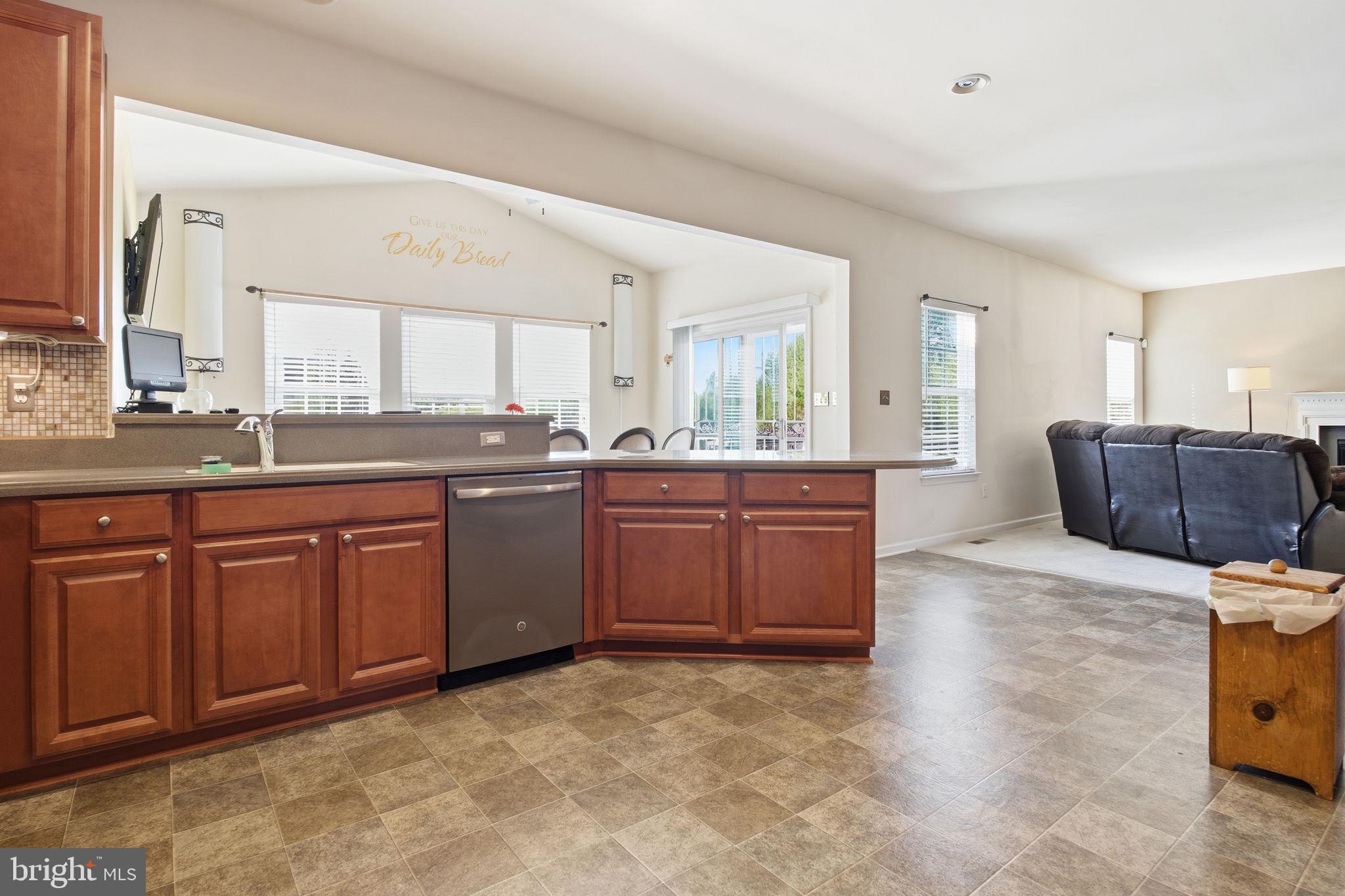 ROLLING OAKS - Residential