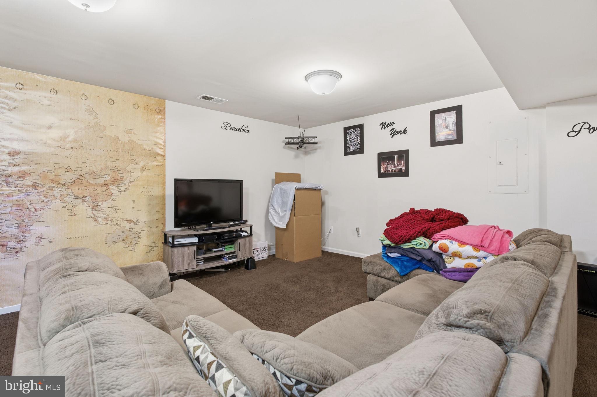 ROLLING OAKS - Residential