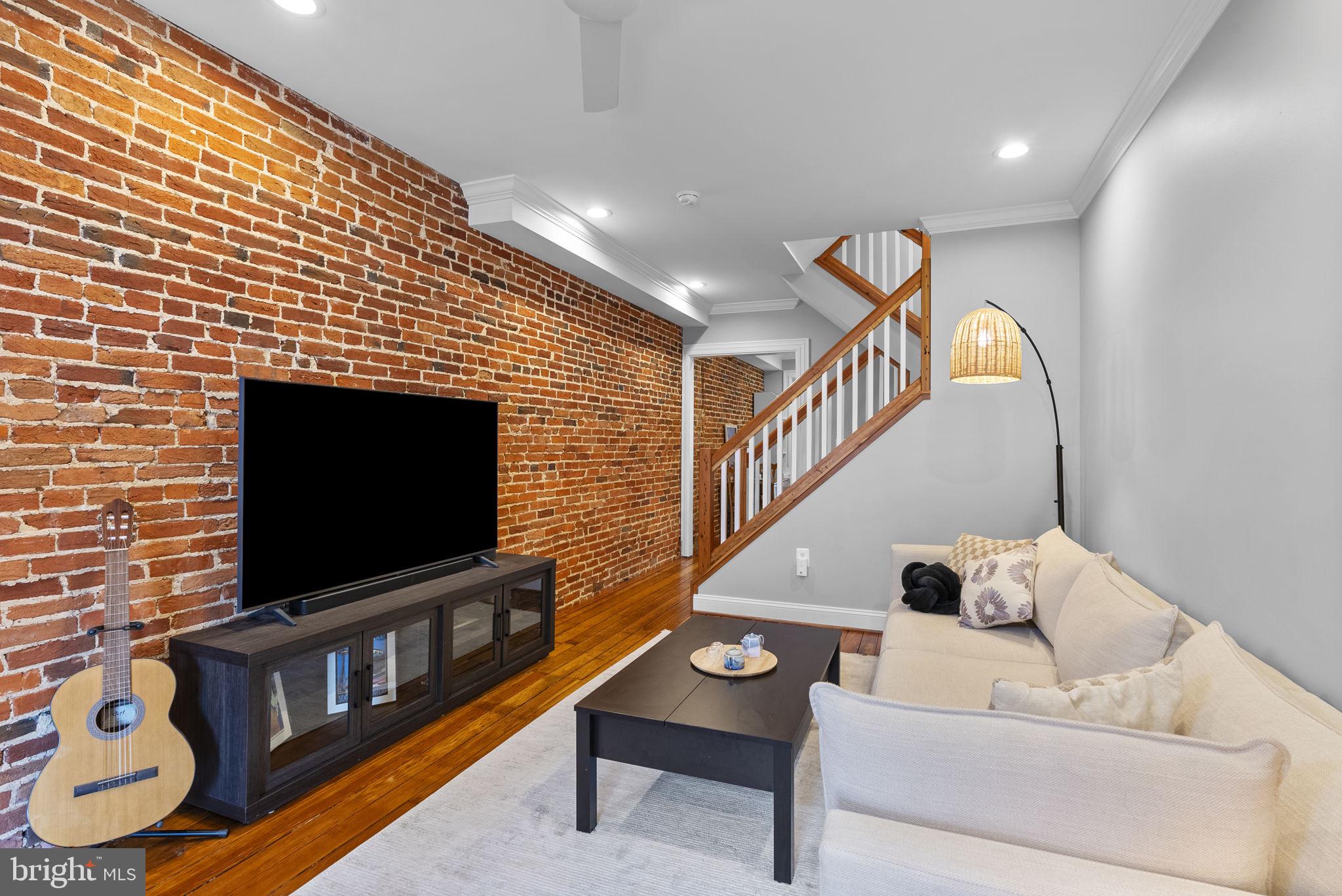 107 E RANDALL STREET