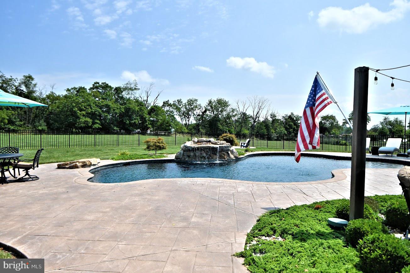 HIGHFIELD ESTATES - Residential