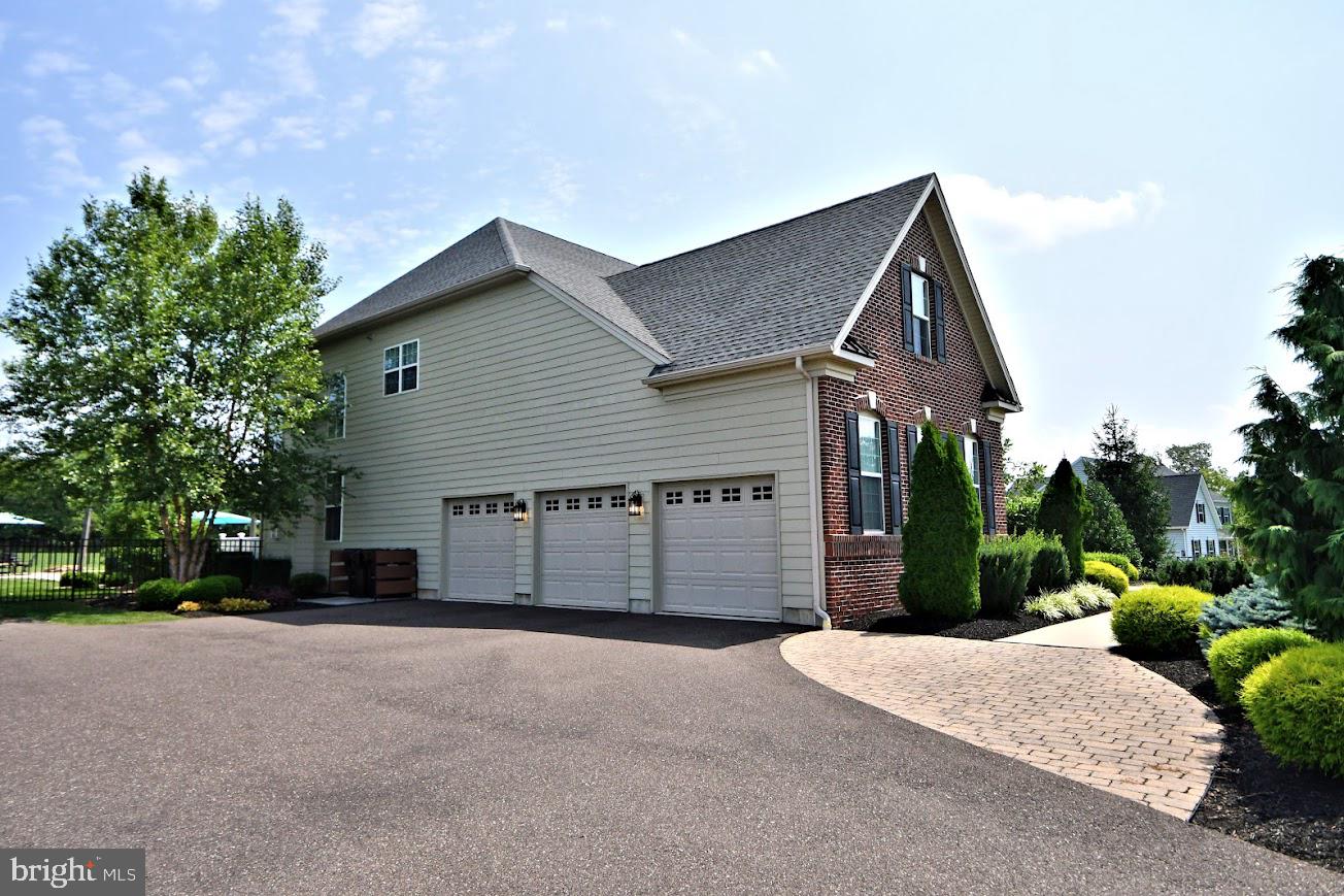 HIGHFIELD ESTATES - Residential
