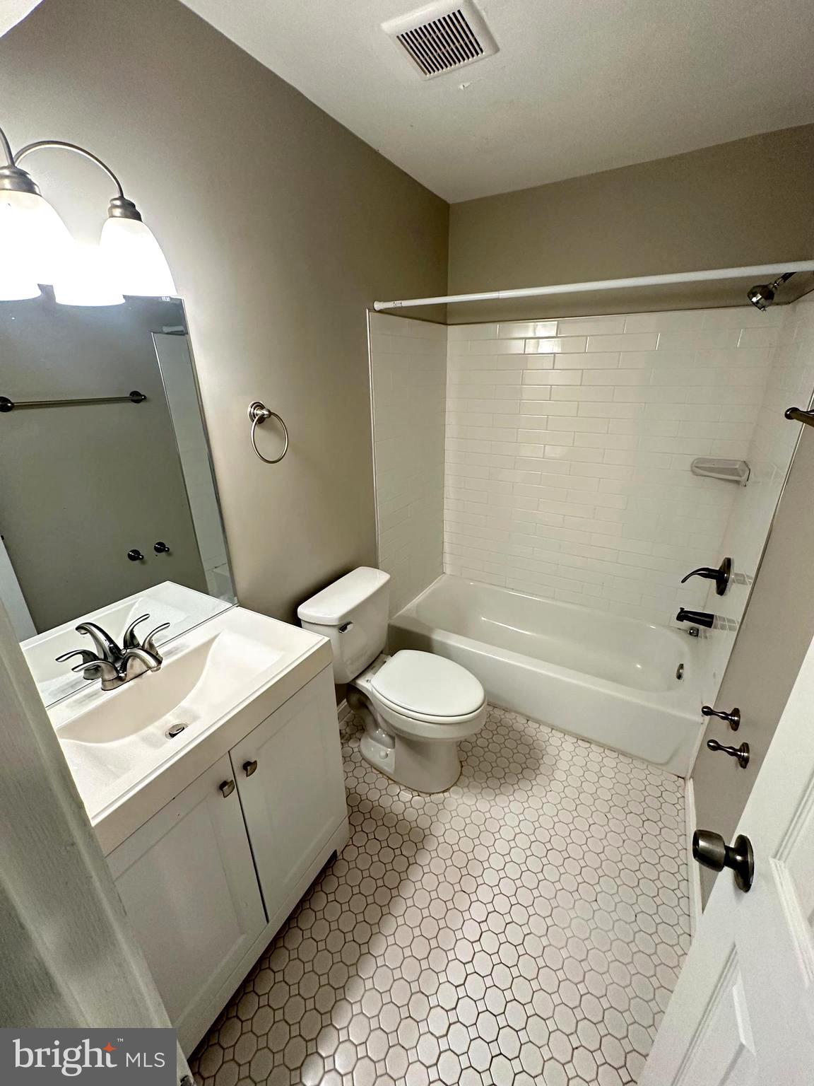 PINES CONDO - Residential Lease