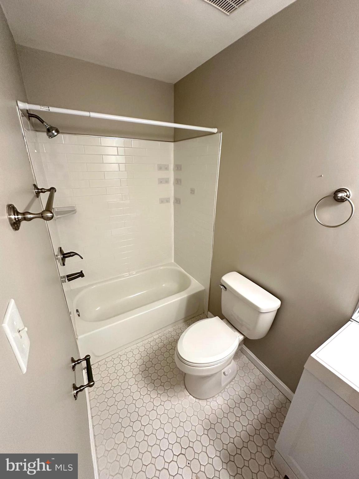 PINES CONDO - Residential Lease