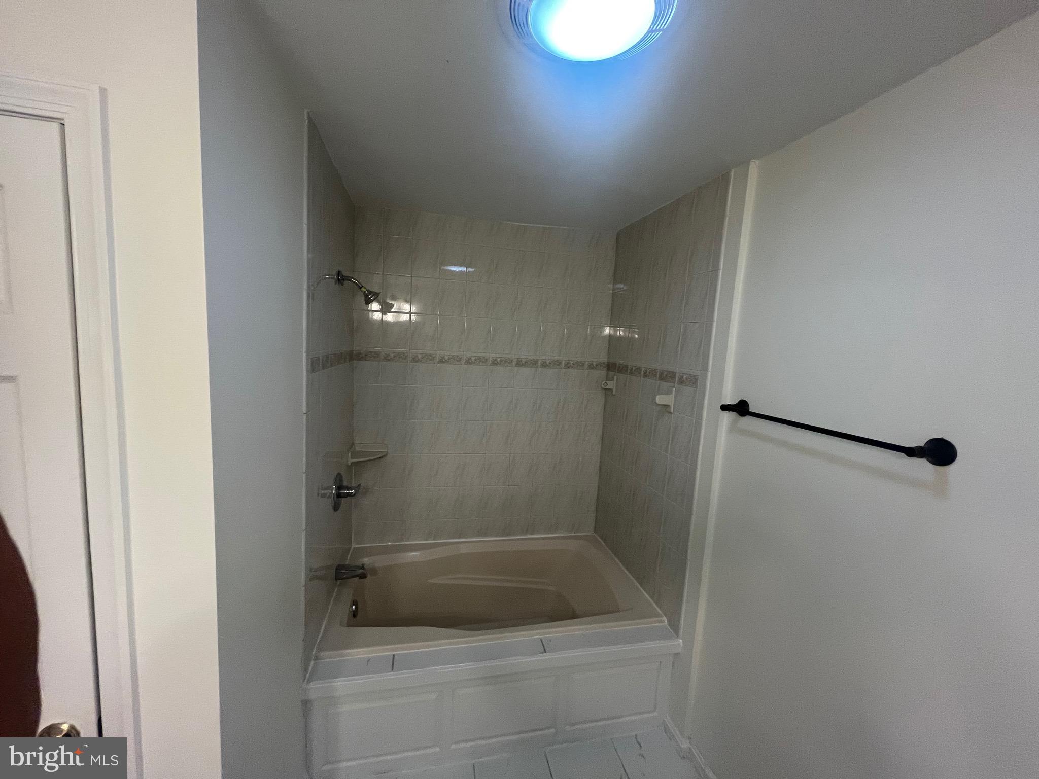 DAVIS LEARY - Residential