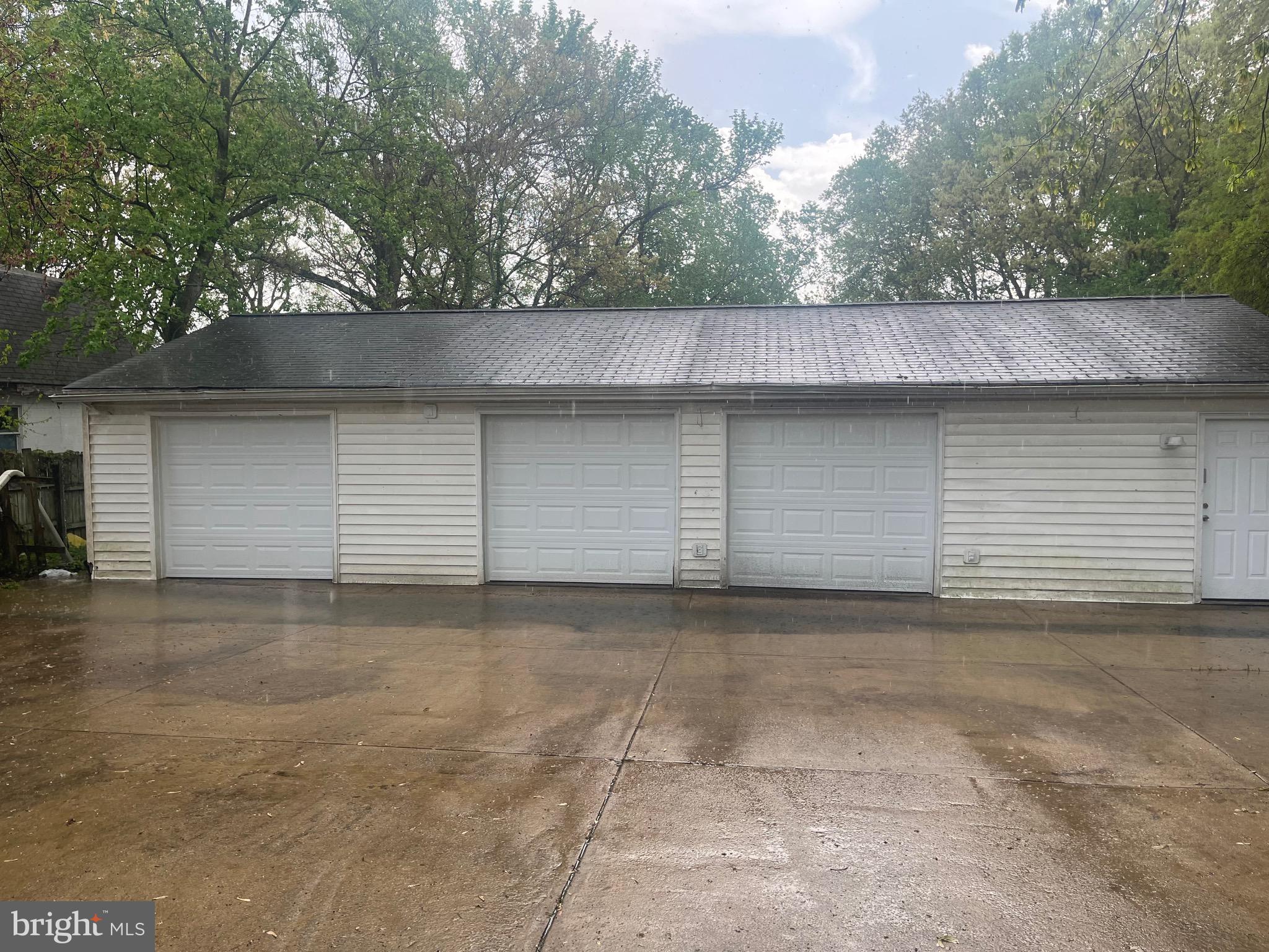 DAVIS LEARY - Residential