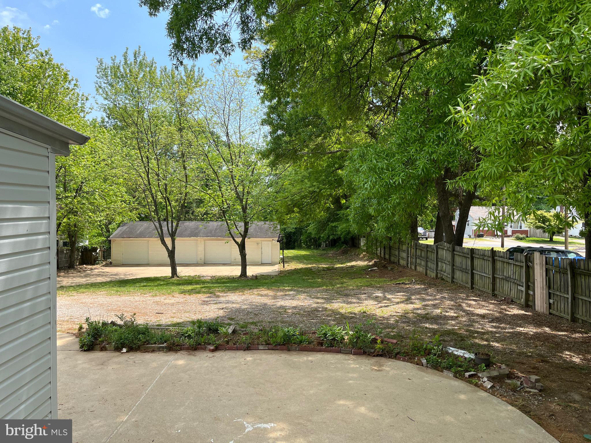 DAVIS LEARY - Residential