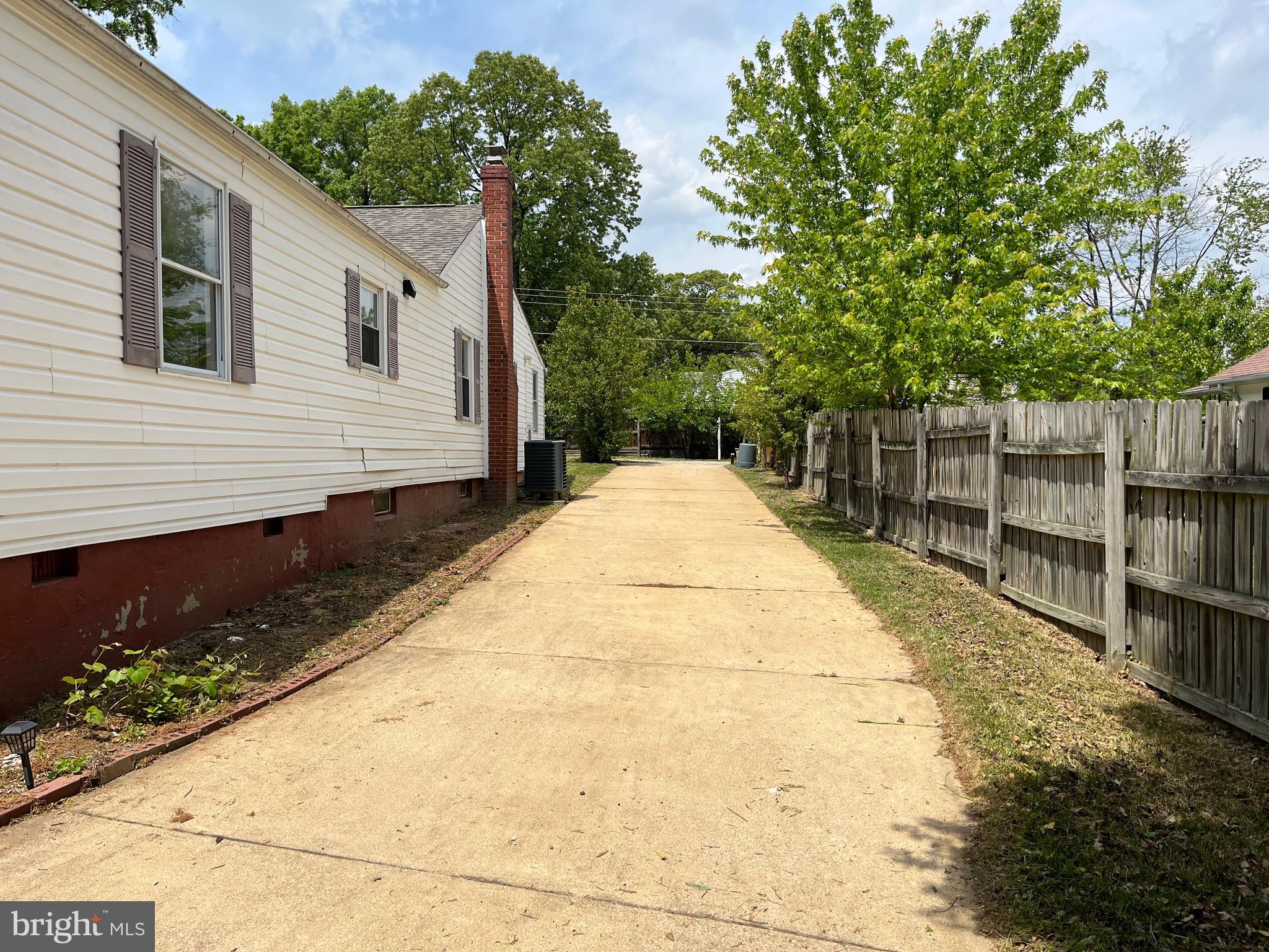 DAVIS LEARY - Residential